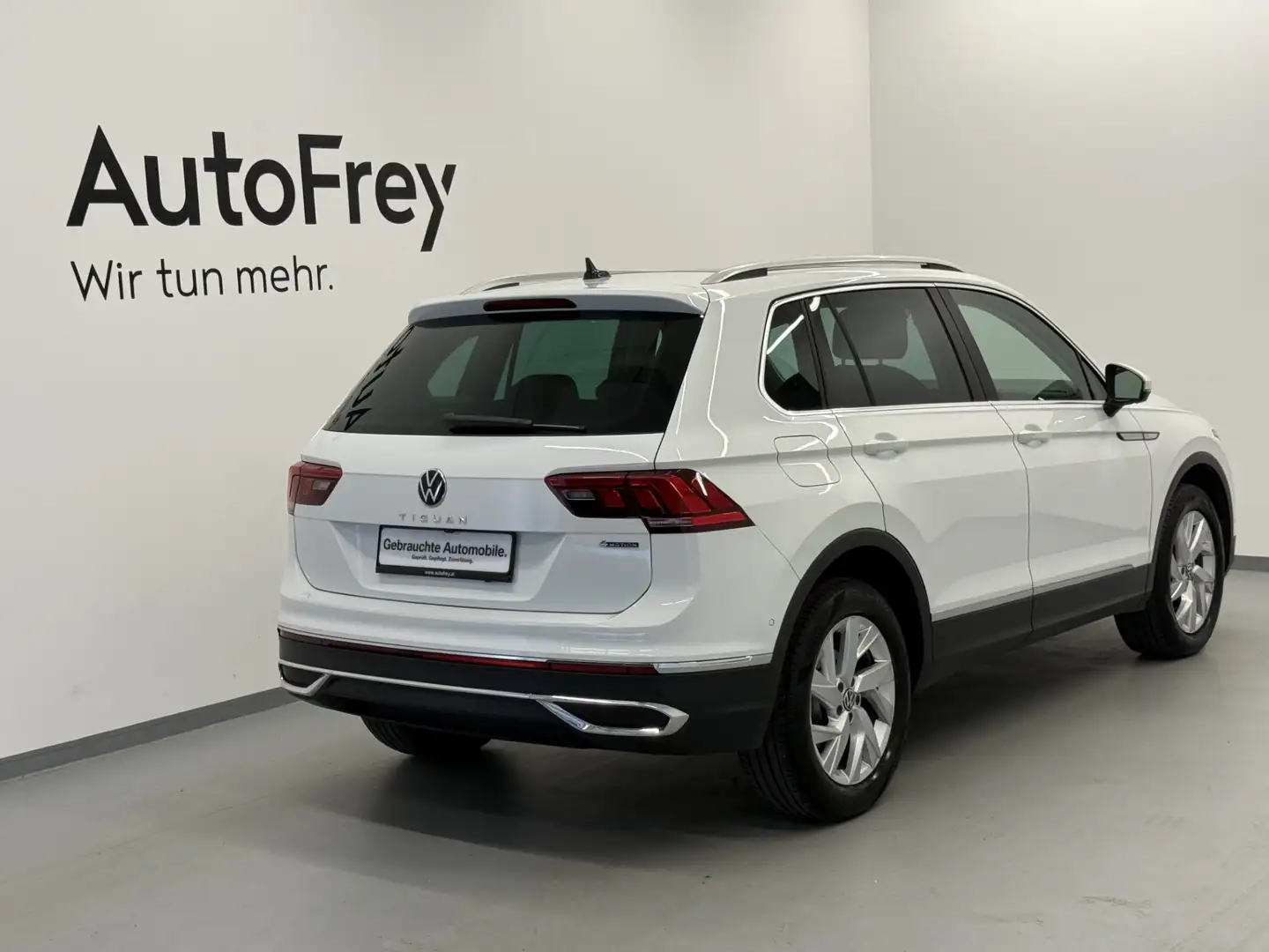 Volkswagen Tiguan 2,0 TDI 4Motion Elegance DSG Weiß - 2