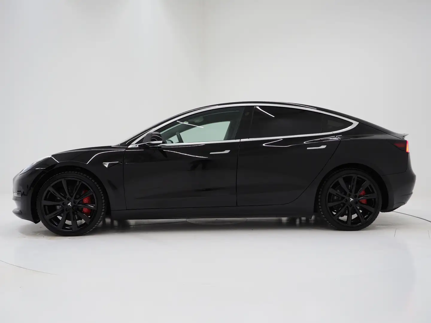 Tesla Model 3 Performance Long Range AWD | 513PK | INCL BTW | 4% Zwart - 2