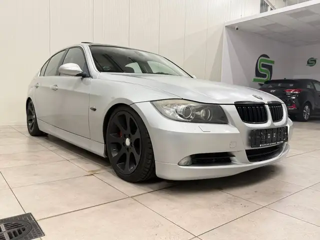 BMW 335 i / SCHIEBEDACH / LEDER /
