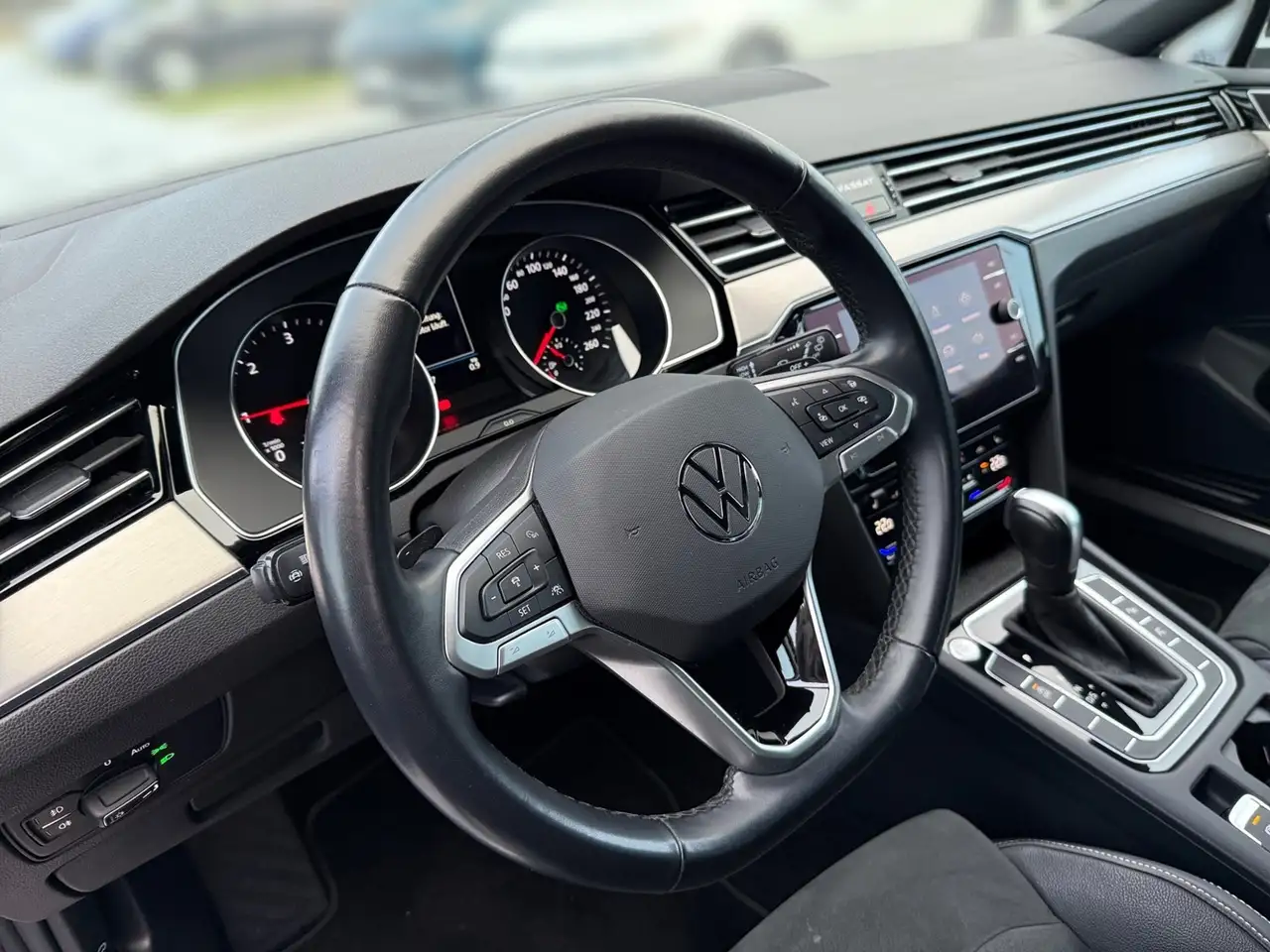 Volkswagen Passat Variant 2.0 TDI DSG ELEGANCE +IQ.LIGHT +360° +AHK +ACC +A 9