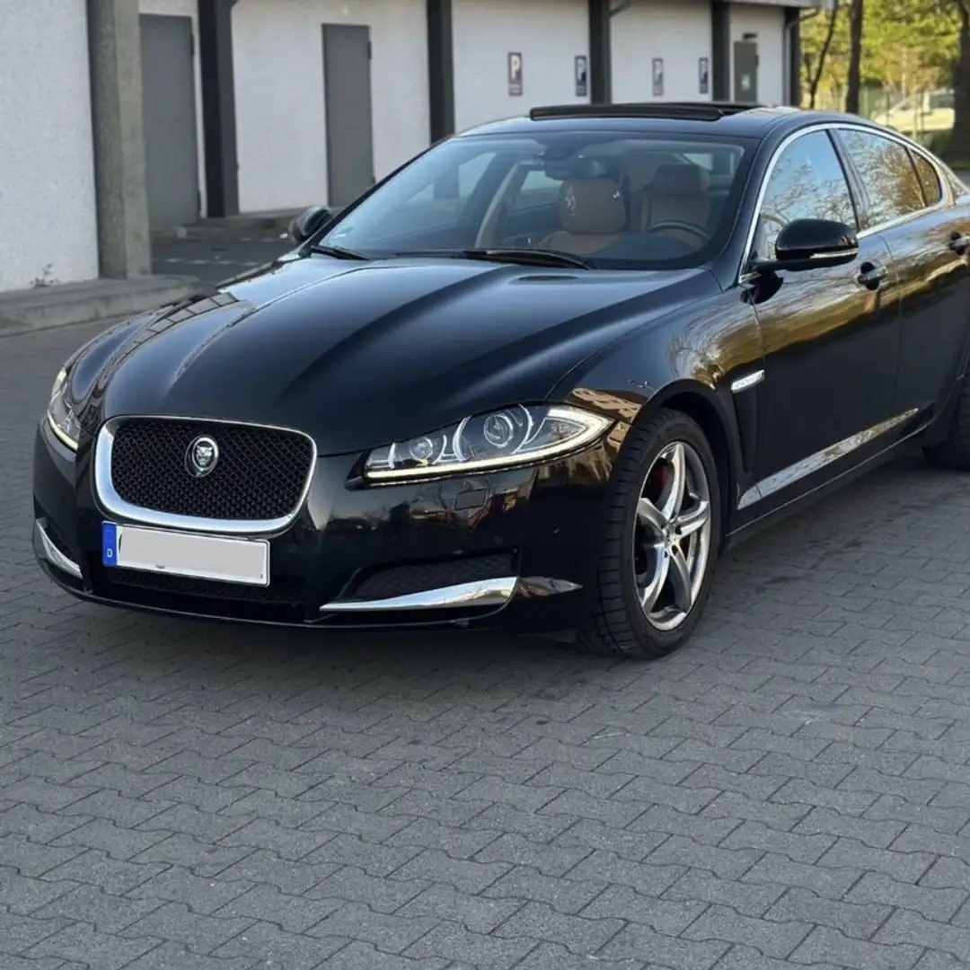 Jaguar XF 3.0 V6 Diesel S Schwarz - 1