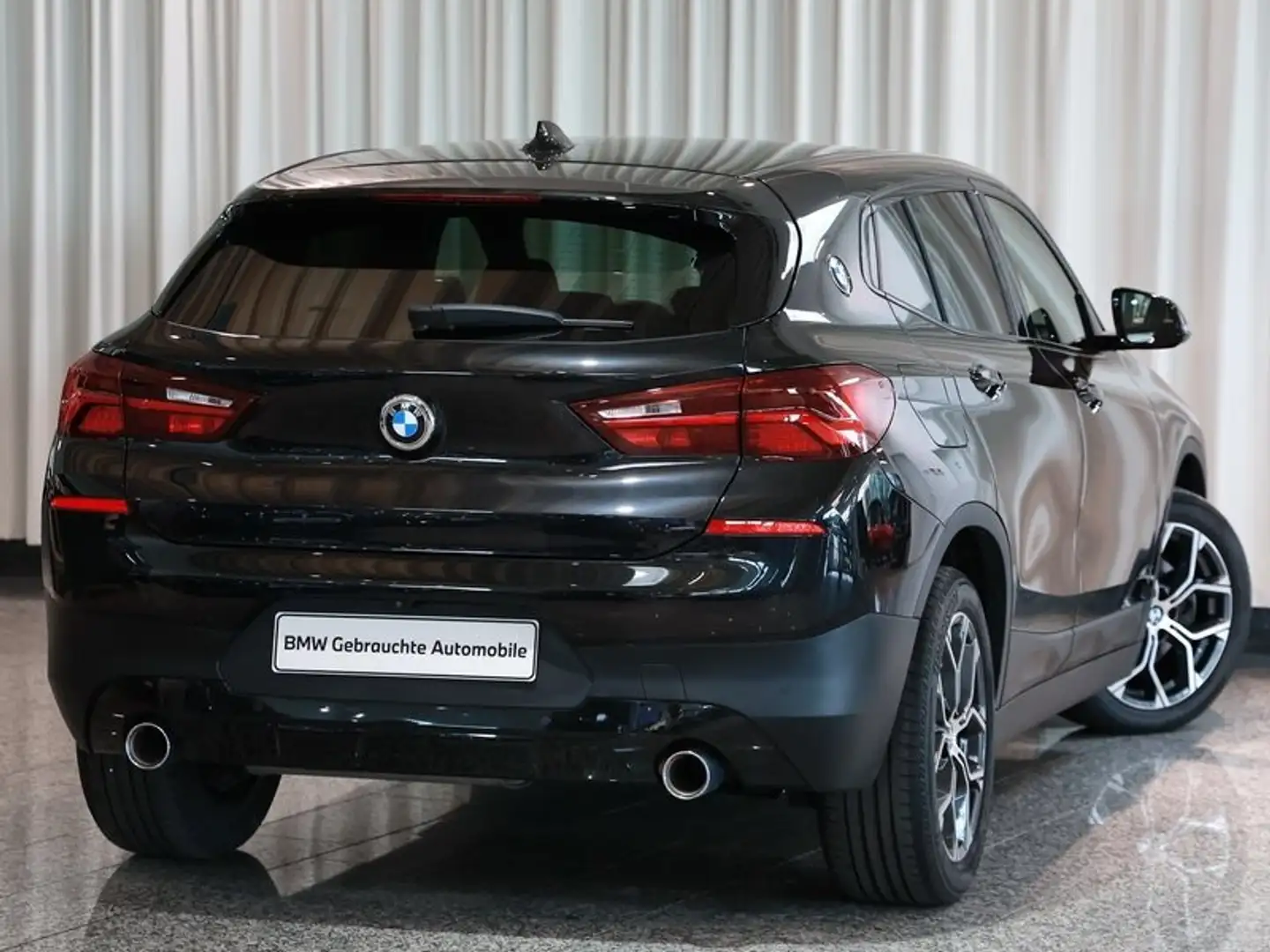BMW X2 xDrive18d Adp.LED HUD HIFI RFK Navi+ Schwarz - 2