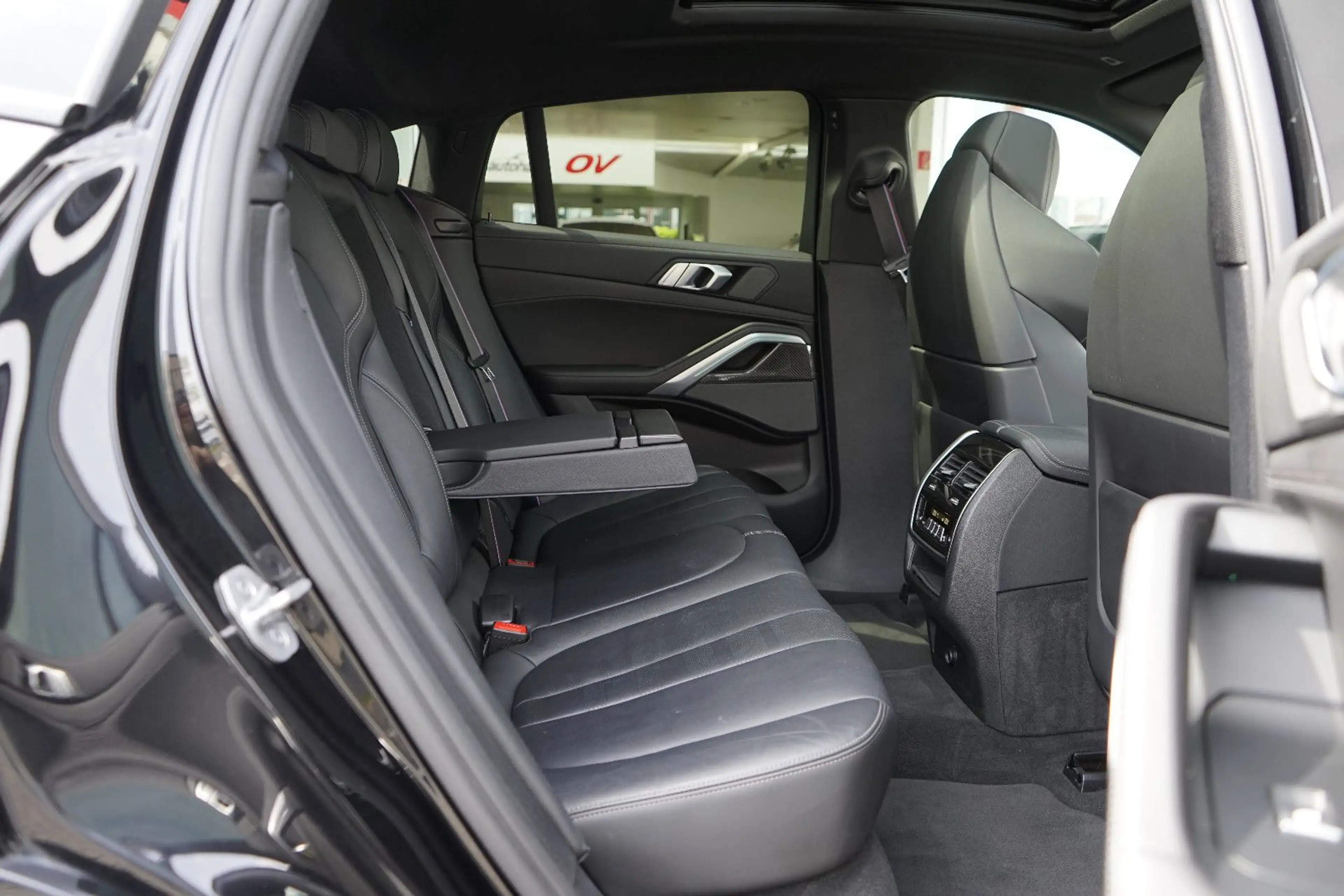 BMW X6 M i*M Sport*M Sitze*ACC*HUD*Softclo*Pano SKY — photo 8