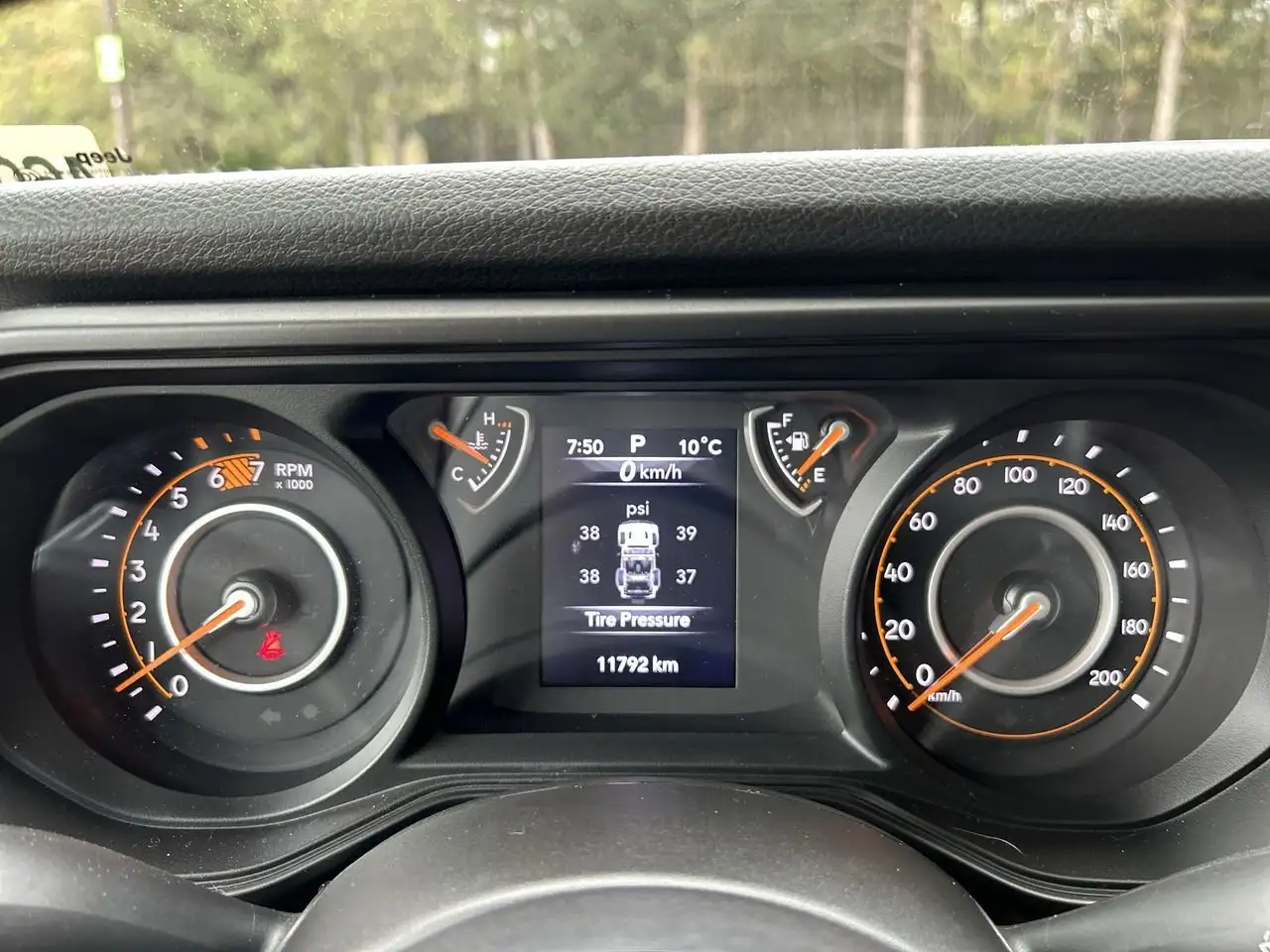Jeep Wrangler снимка Jeep Wrangler