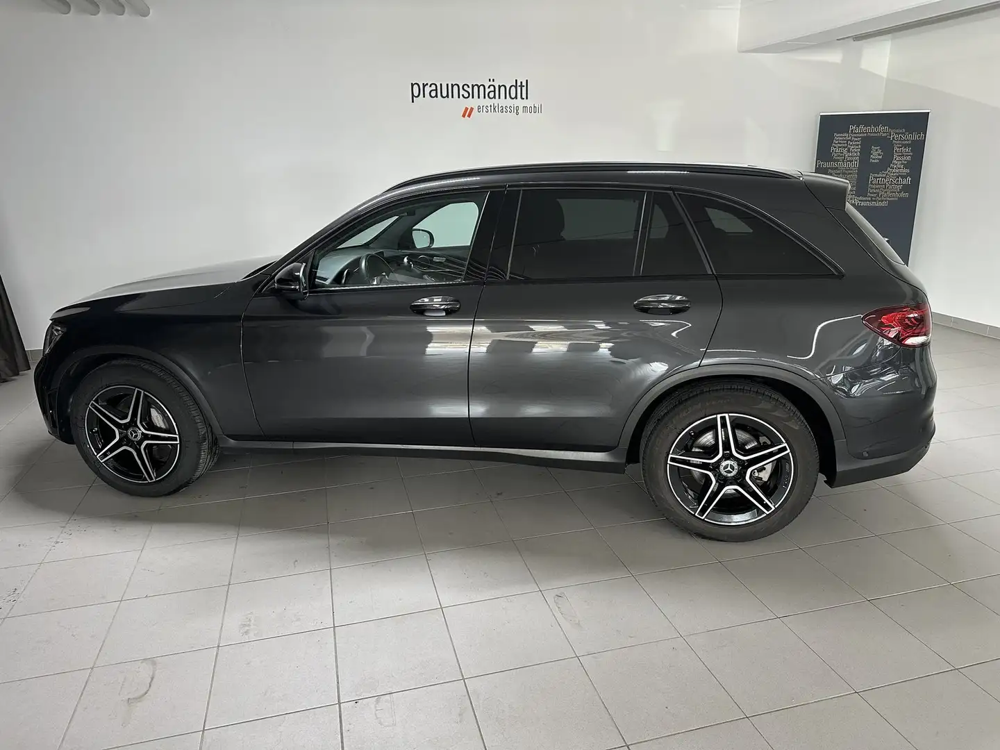 Mercedes-Benz GLC 200 4M AMG Night Totw/MBUX/LED/eleHeck/Color Grijs - 2