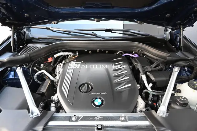 BMW X4 view 9