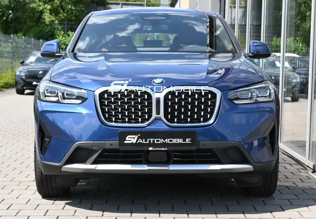 BMW X4 view 8