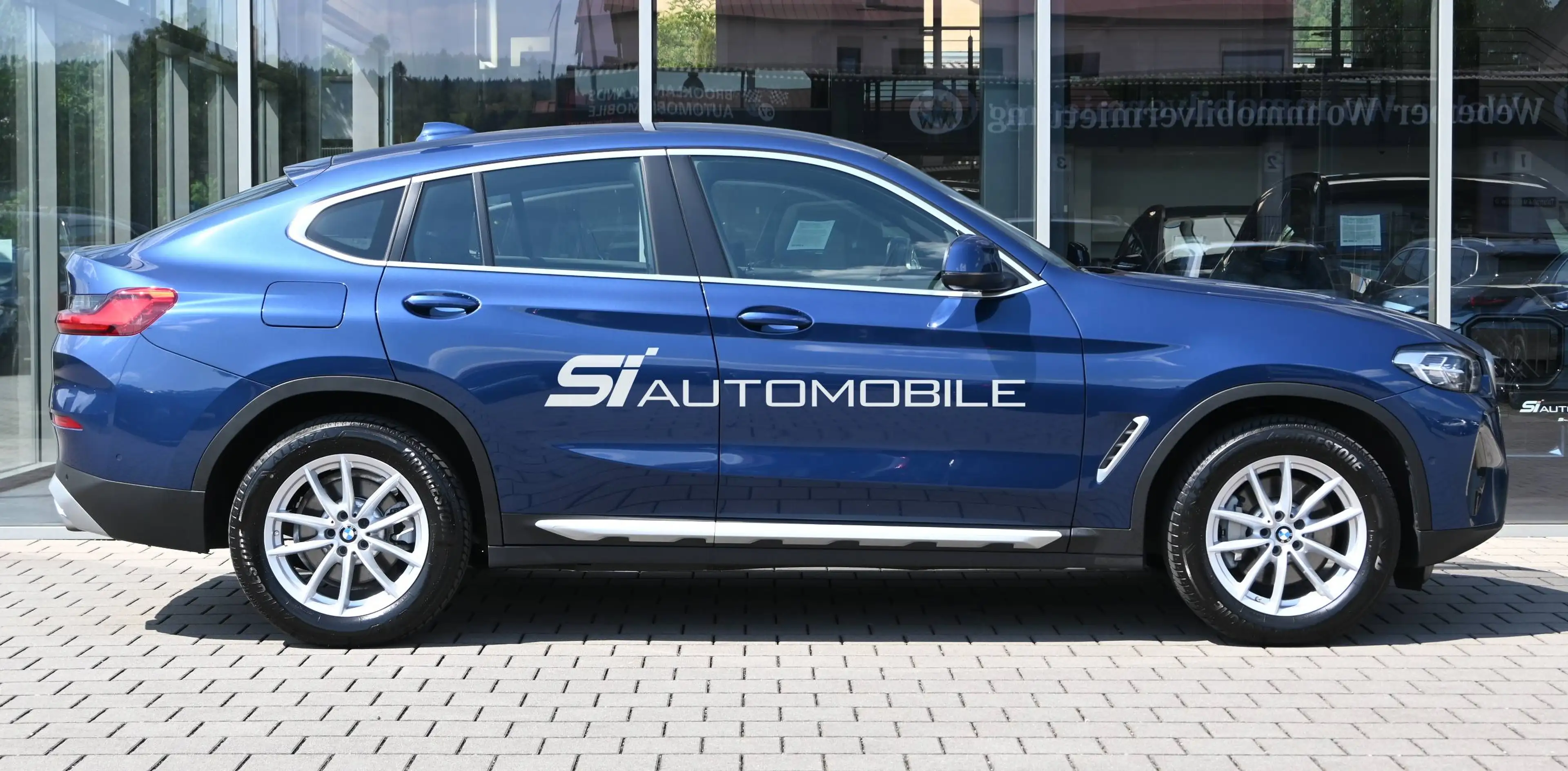 BMW X4 xDr.30d °ACC°AHK°INDIVIDUAL-MERINO°STANDHEIZUNG°8-FACH° — photo 6