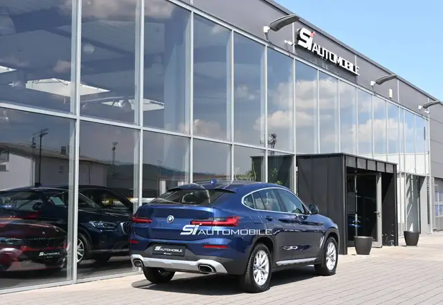 BMW X4 view 5