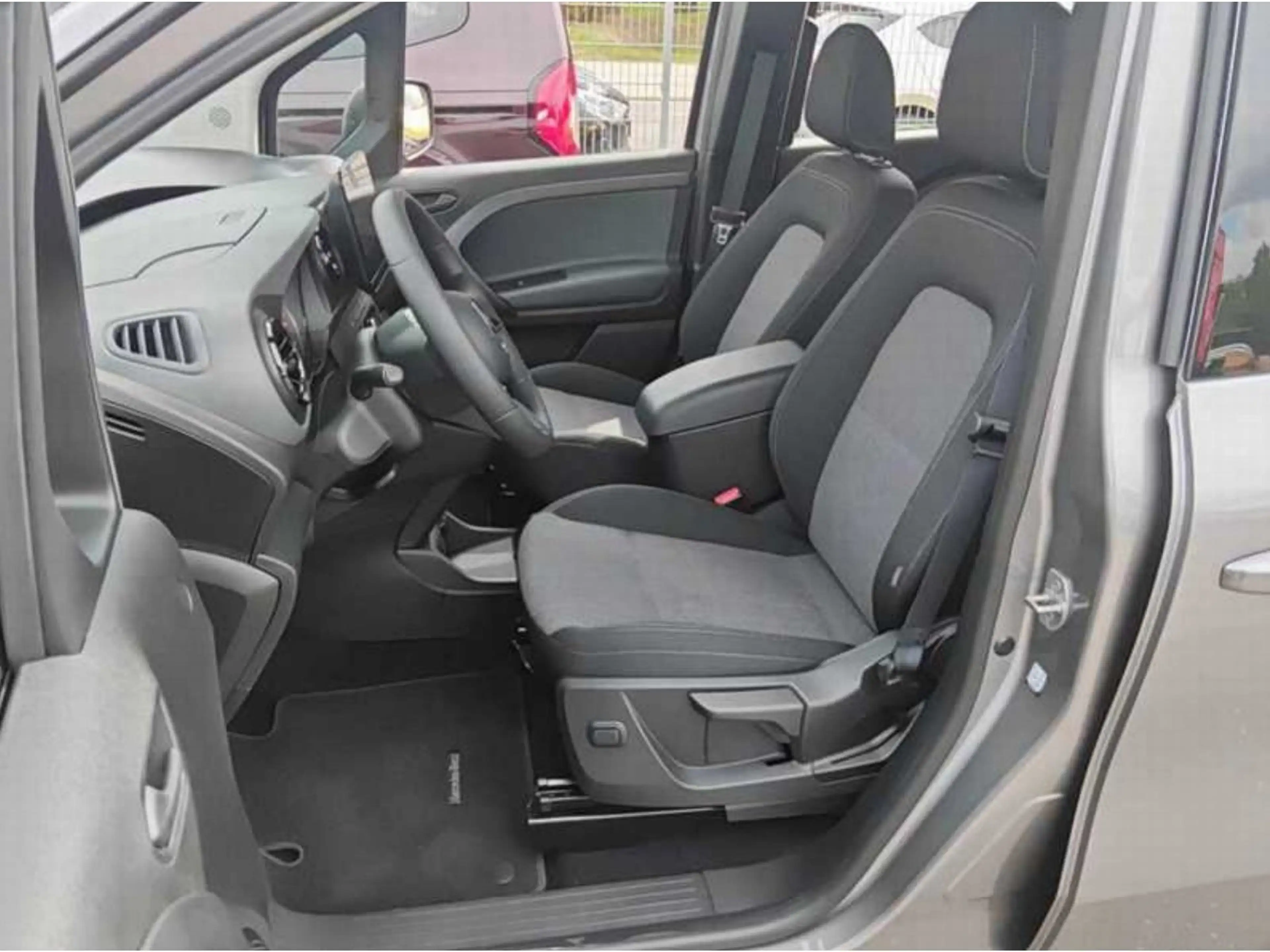 Mercedes-Benz Citan 113 Tourer Lang 7G Progresive+ PTS SHZ DAB — photo 8