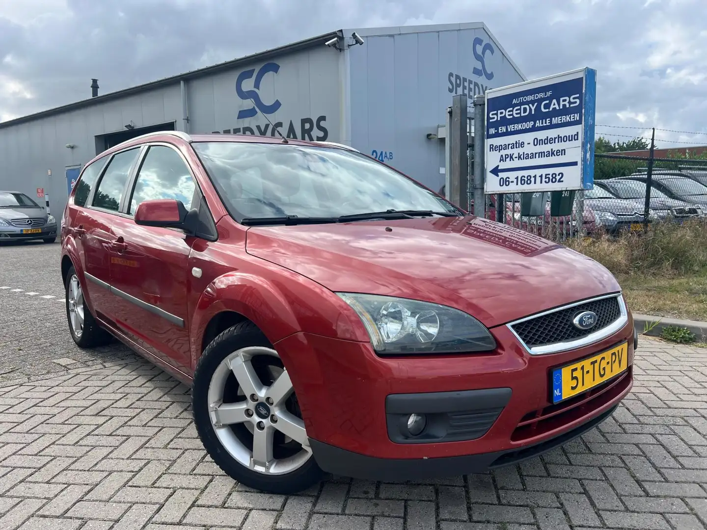 Ford Focus Wagon 2.0-16V Rally Edition Airco Cruise Trekhaak Oranje - 1