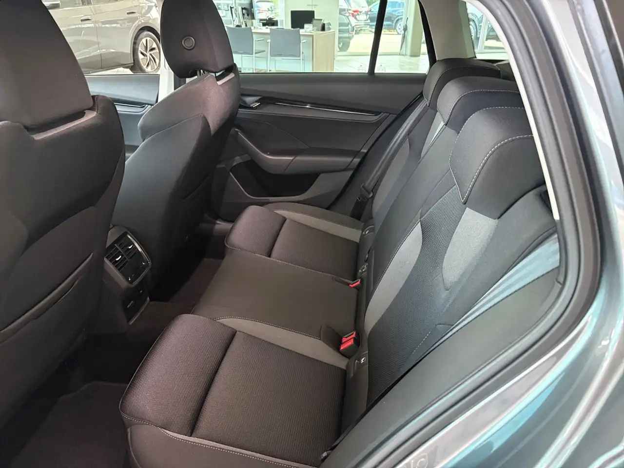 Skoda Octavia Combi TOUR 2.0 TDI 150 PS DSG +LED+ACC+NAVI+SHZ+1, миниатюра 16