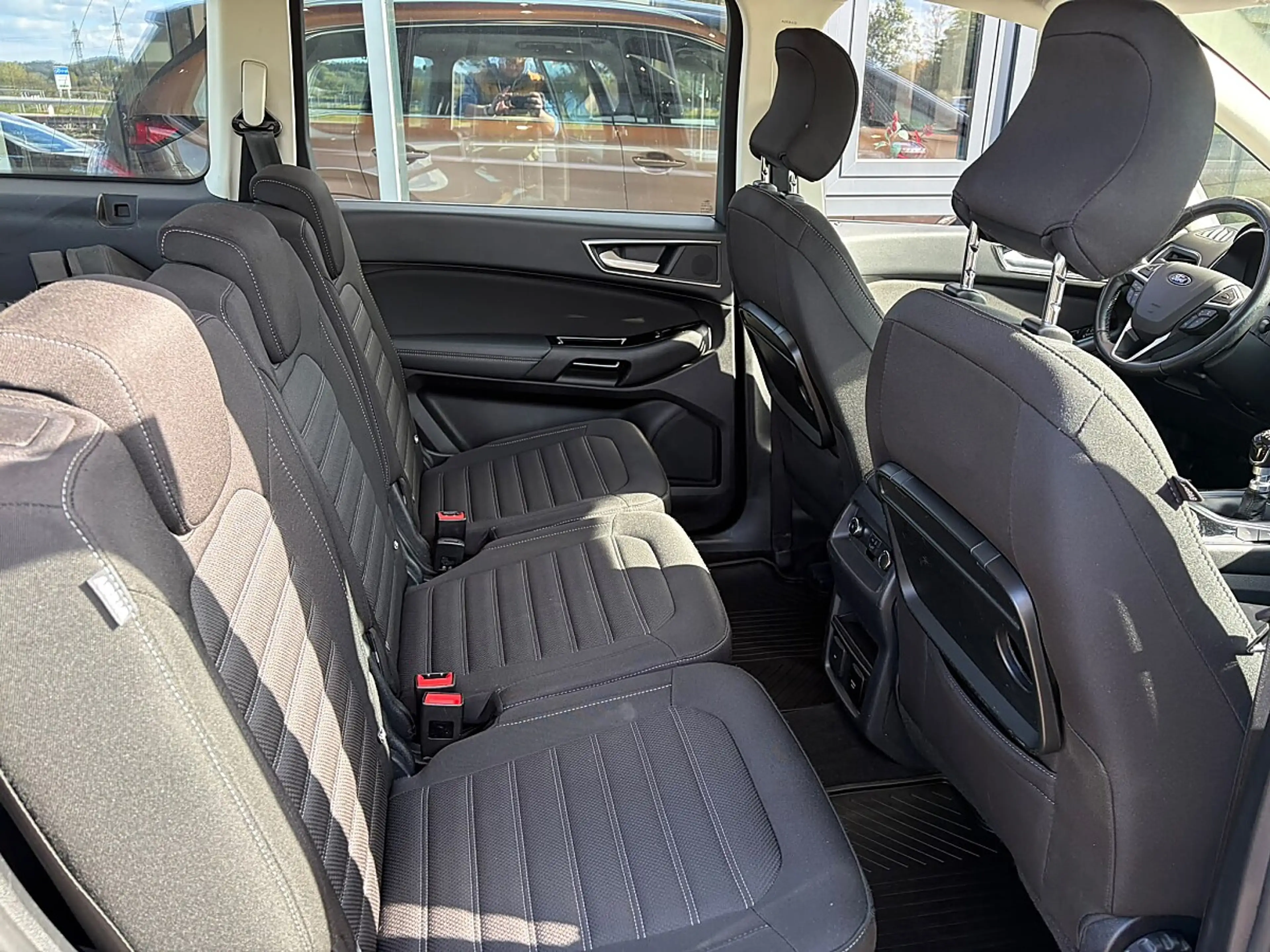 Ford Galaxy 2,0 EcoBlue SCR Titanium 7-Sitzer / NAVI / LED ... — photo 15