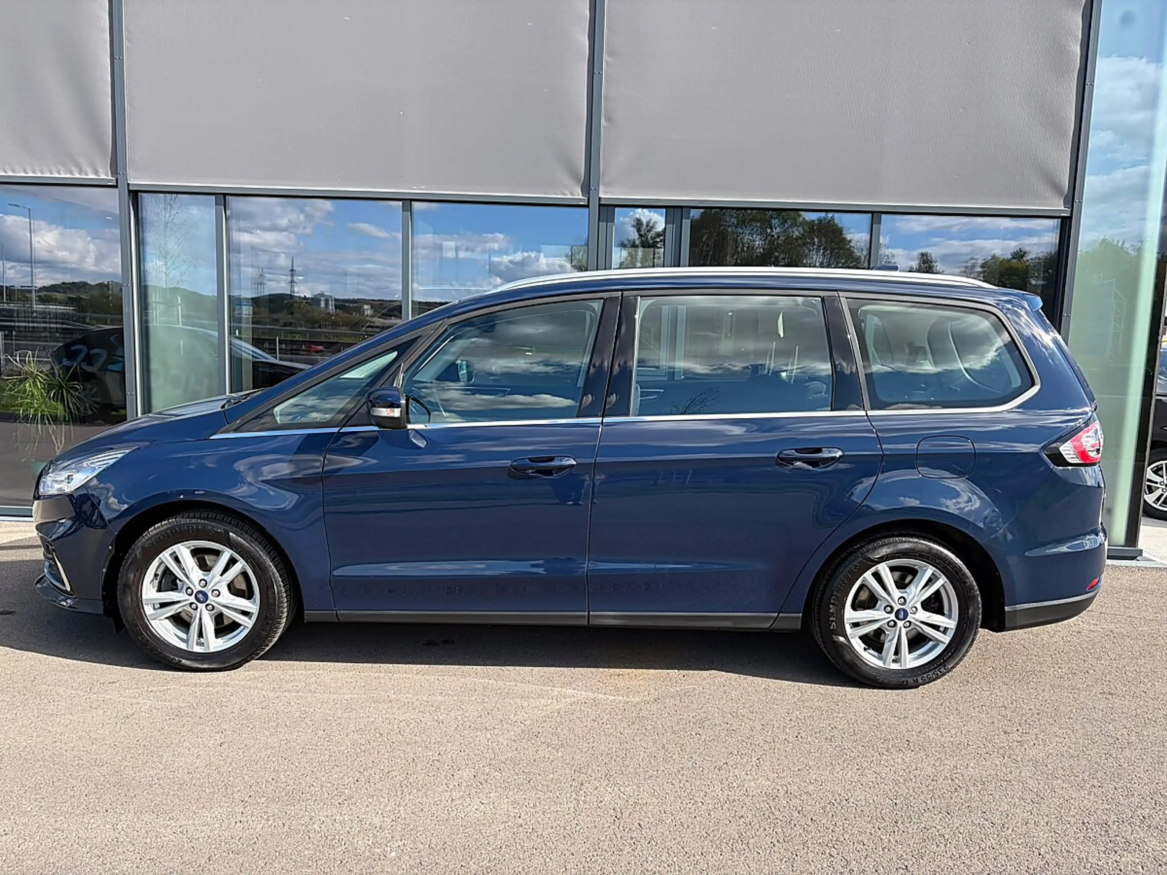 Ford Galaxy 2,0 EcoBlue SCR Titanium 7-Sitzer / NAVI / LED ... — photo 3