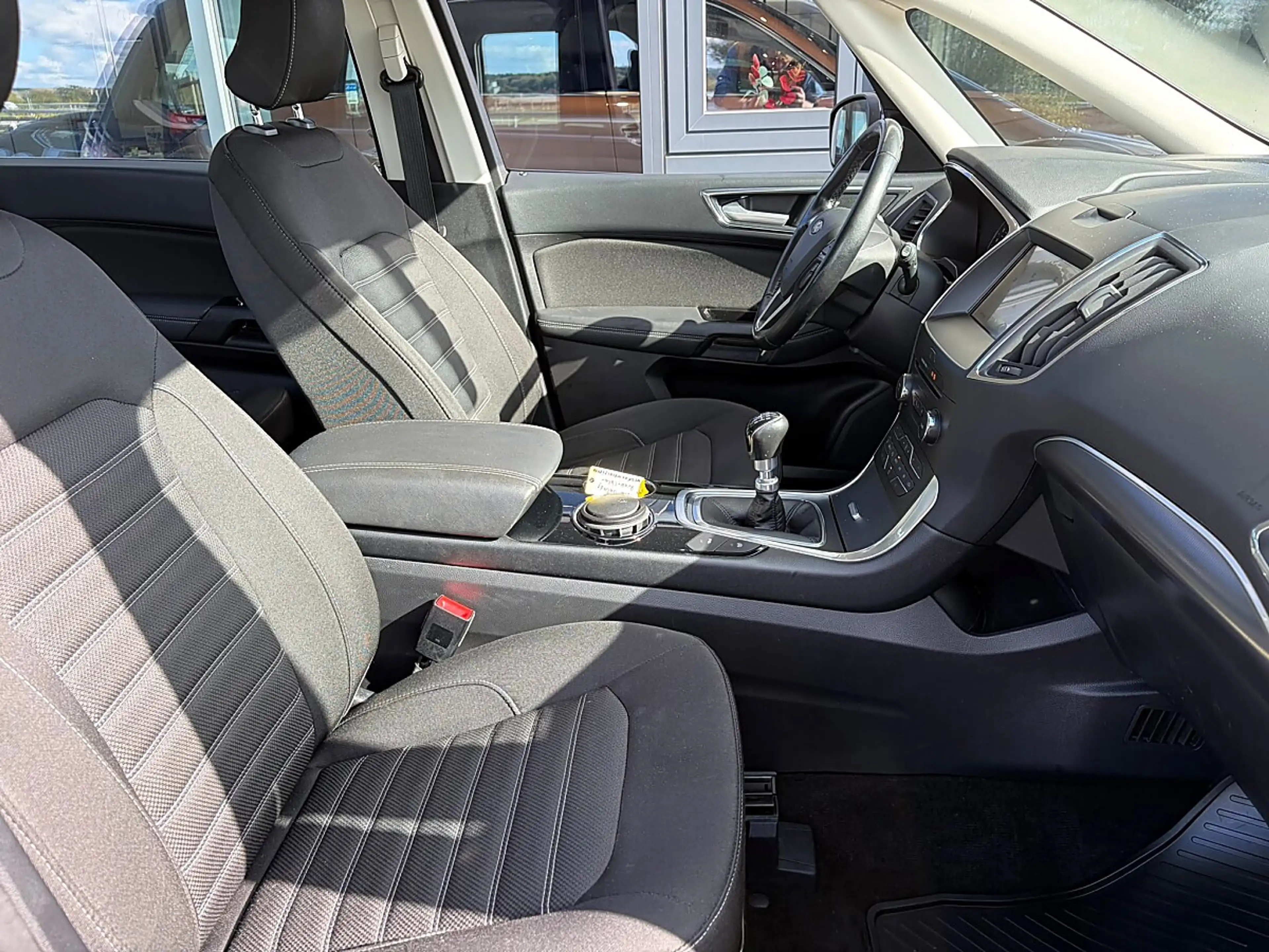 Ford Galaxy 2,0 EcoBlue SCR Titanium 7-Sitzer / NAVI / LED ... — photo 14