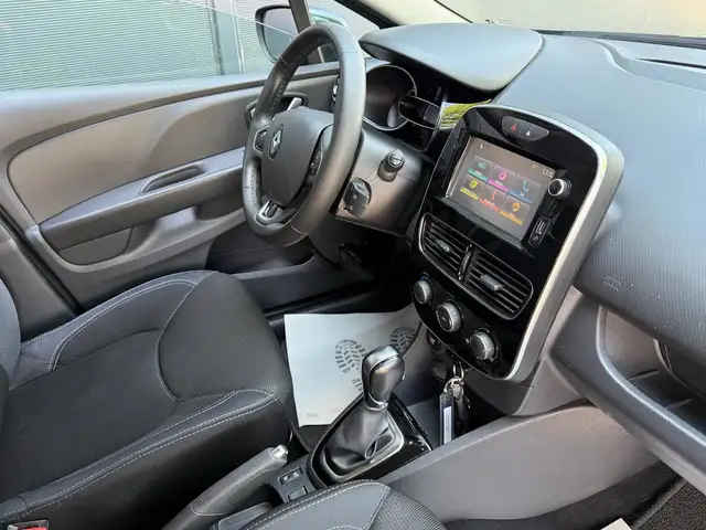 Renault Clio view 12
