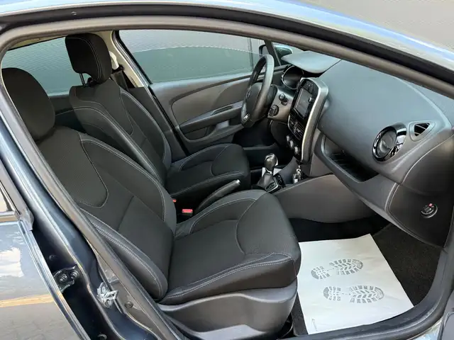 Renault Clio view 13