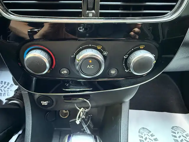 Renault Clio view 25