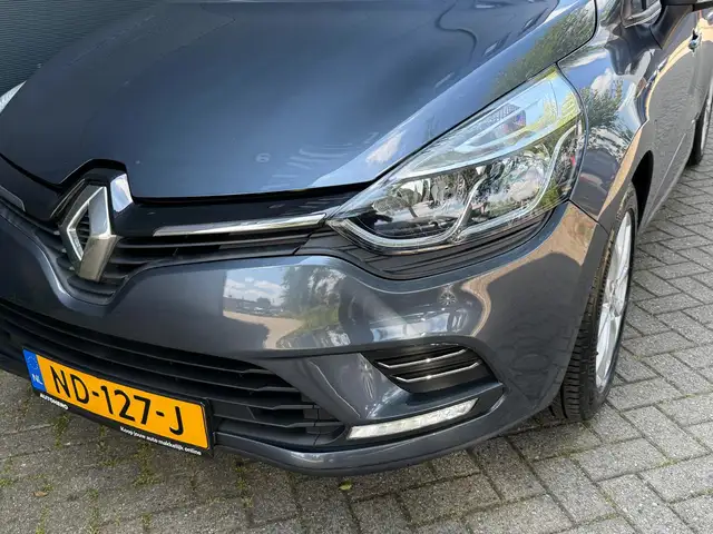 Renault Clio view 8