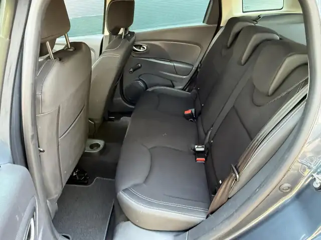 Renault Clio view 11