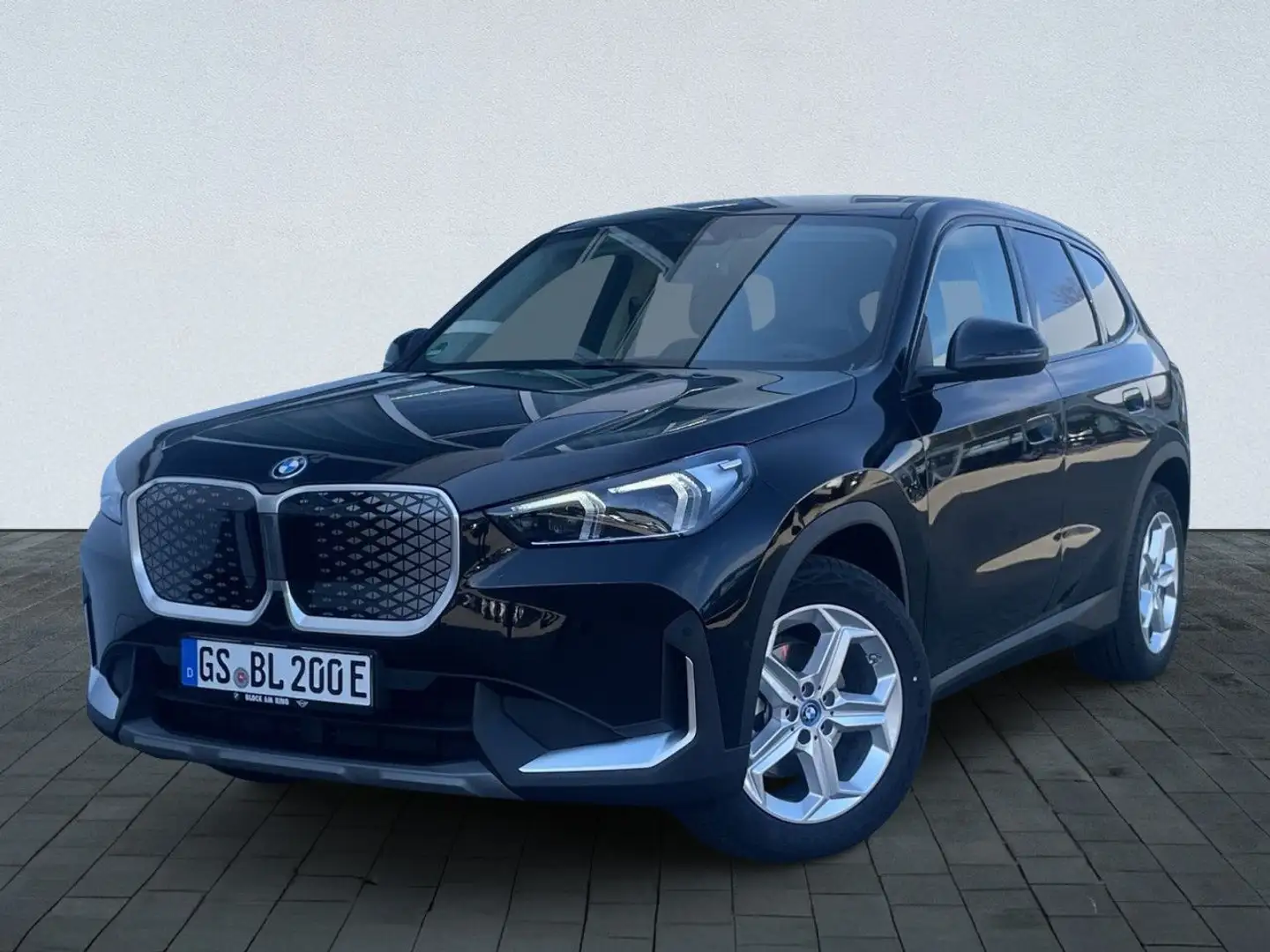 BMW iX1 EDRIVE20 Bluetooth Navi LED Klima PDC Schwarz - 1