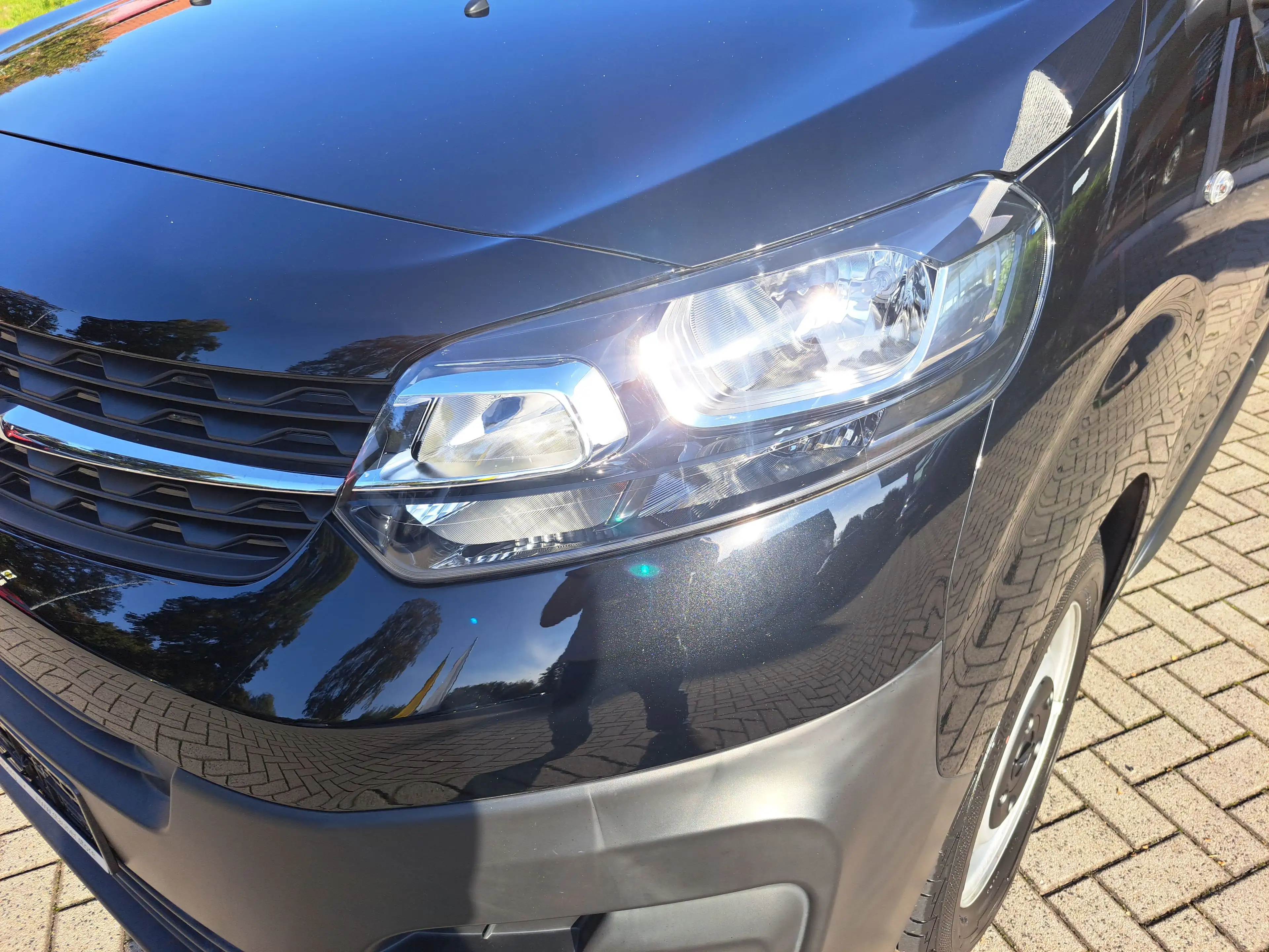 Opel Vivaro Kasten 2.0 D (L2) Edition M AUT PDC Holzboden — photo 7