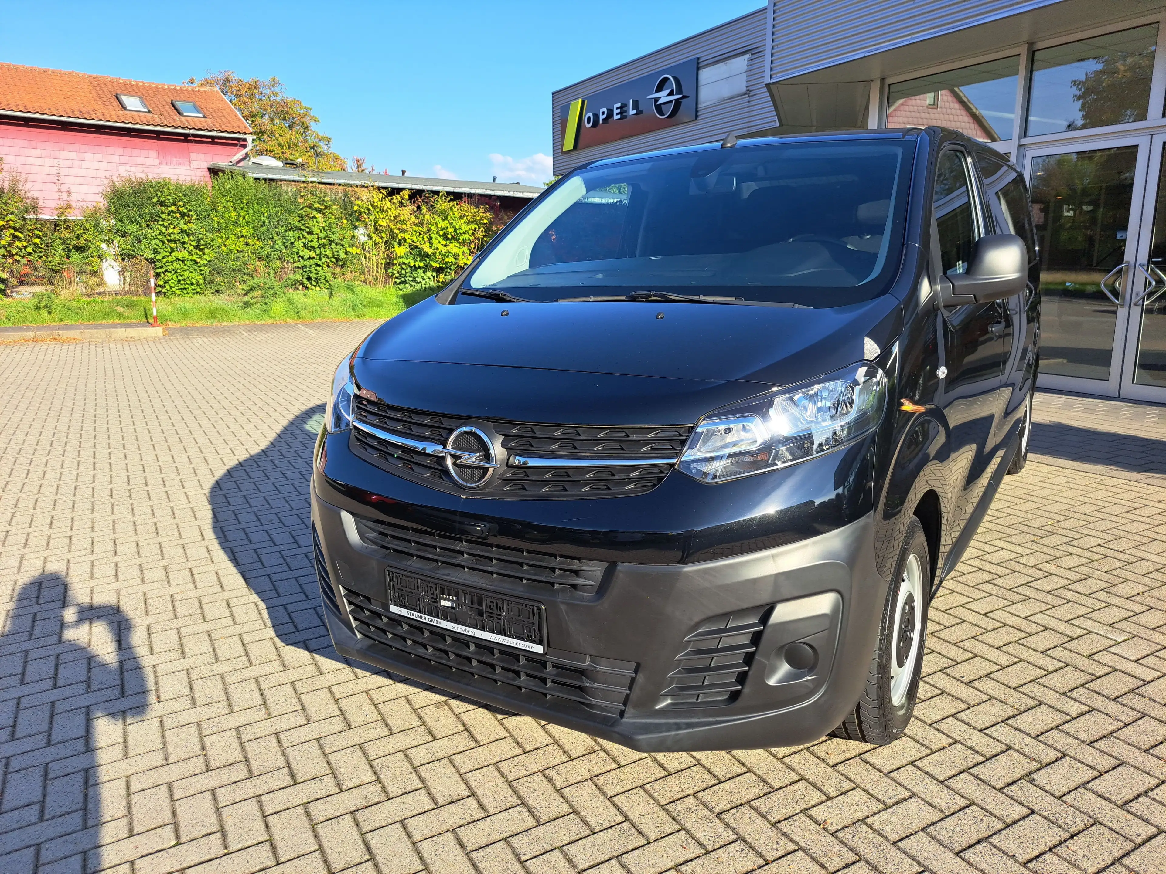 Opel Vivaro Kasten 2.0 D (L2) Edition M AUT PDC Holzboden — photo 2