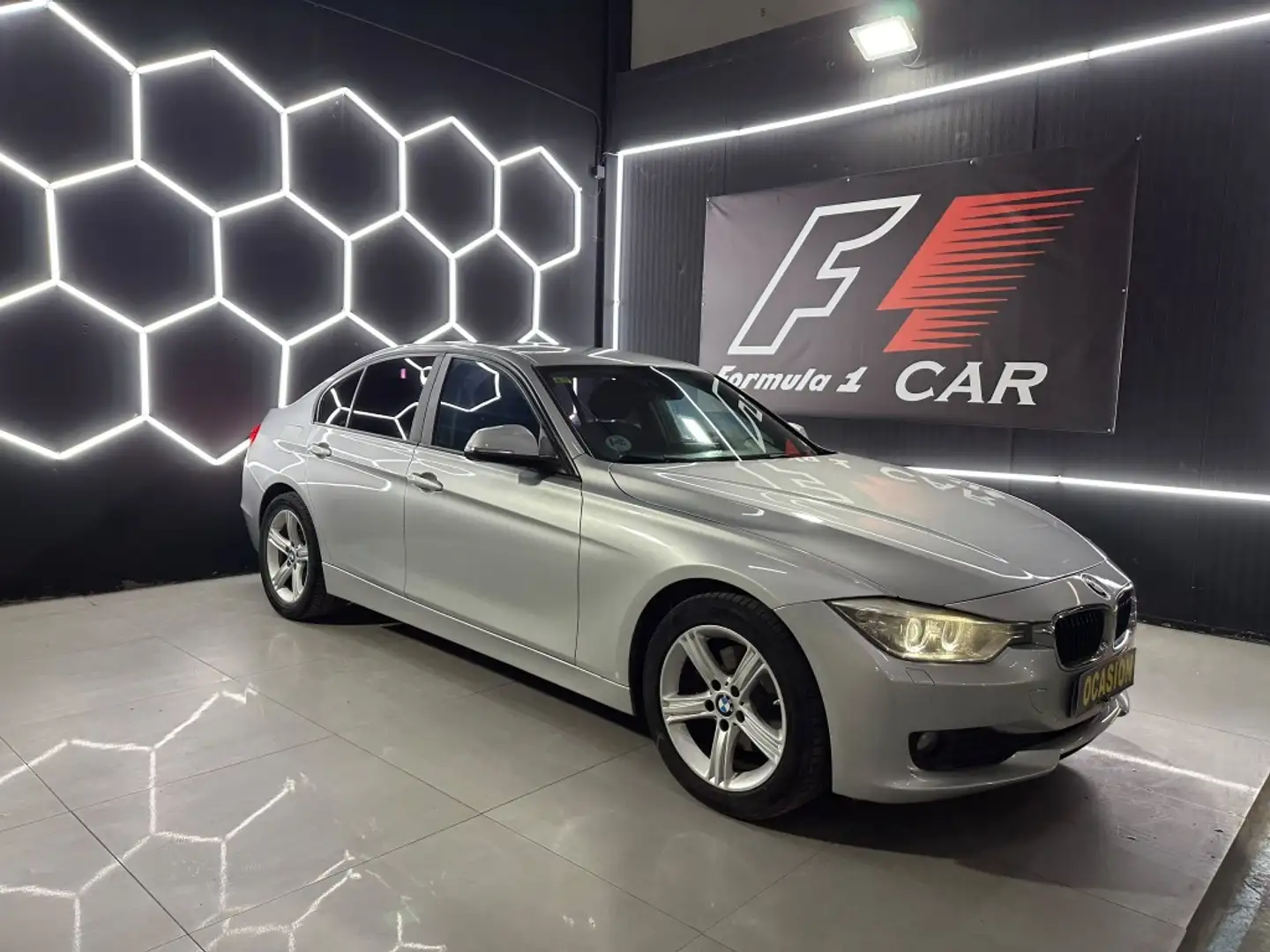 BMW 320 320d Luxury Gris - 1