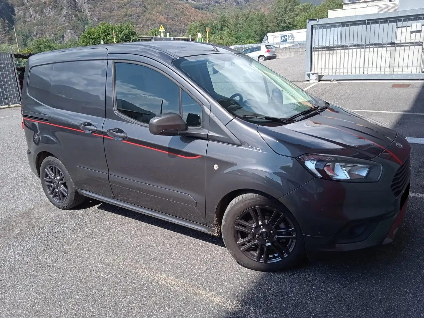 Ford Transit Courier Nero - 1
