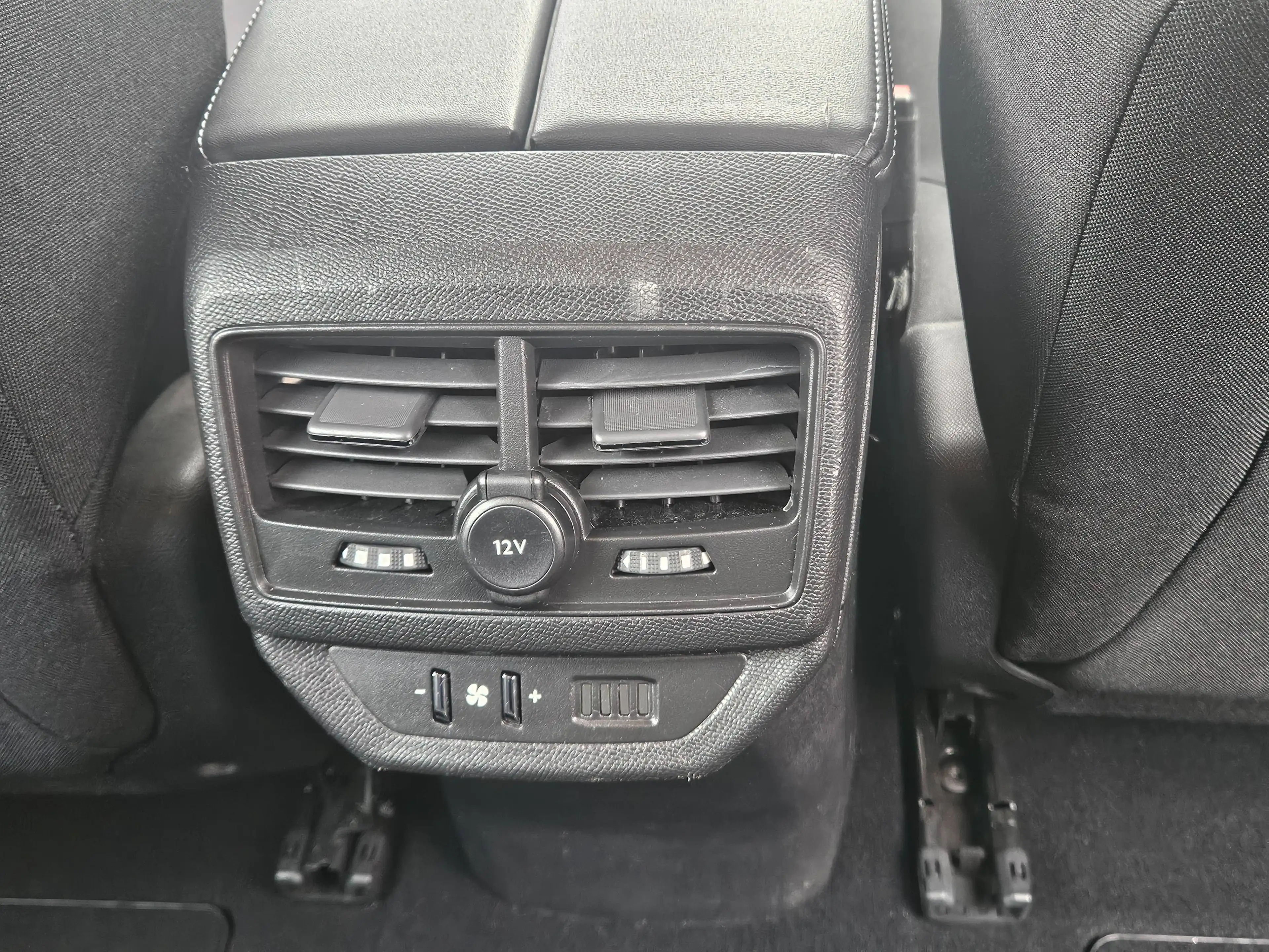 Peugeot 5008 5008 1.2 PureTech Active Pack (EU6.4) — photo 15