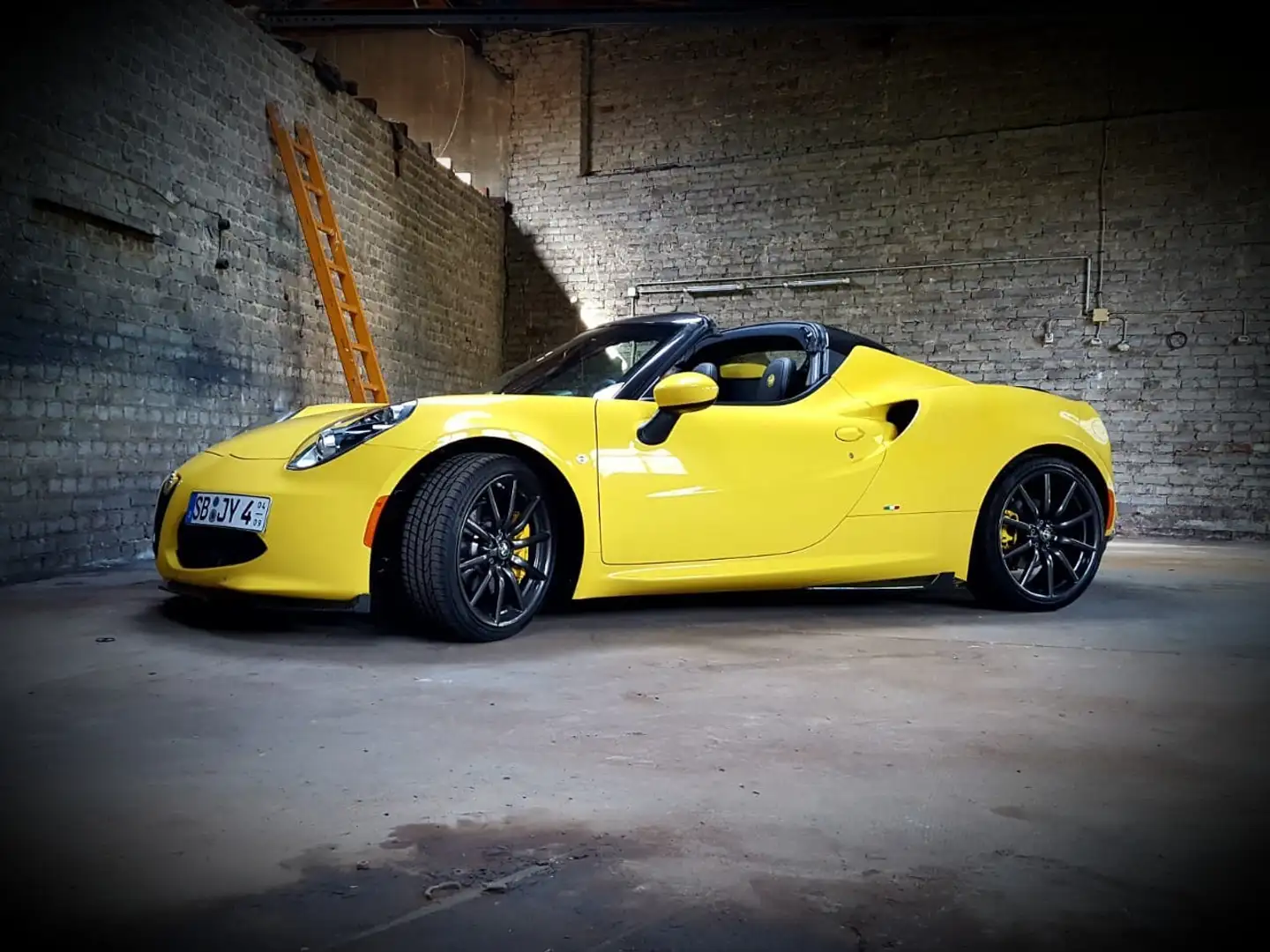 Alfa Romeo 4C 1750 TBi - 1