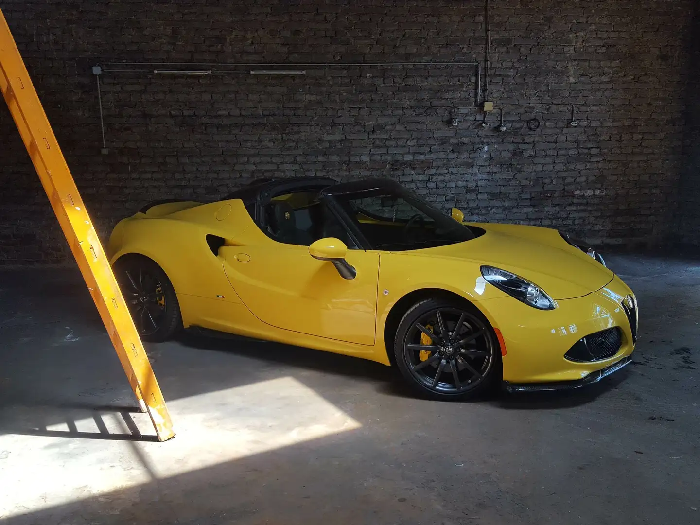 Alfa Romeo 4C 1750 TBi - 2