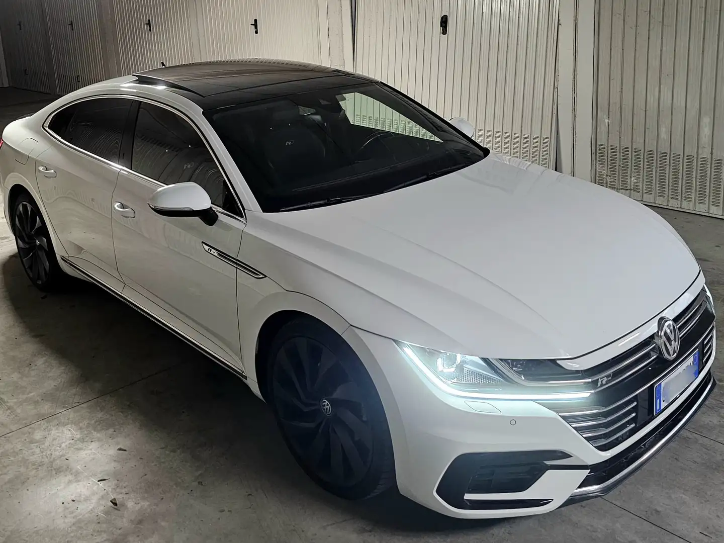 Volkswagen Arteon 2.0 TSI R-LINE Bianco - 1