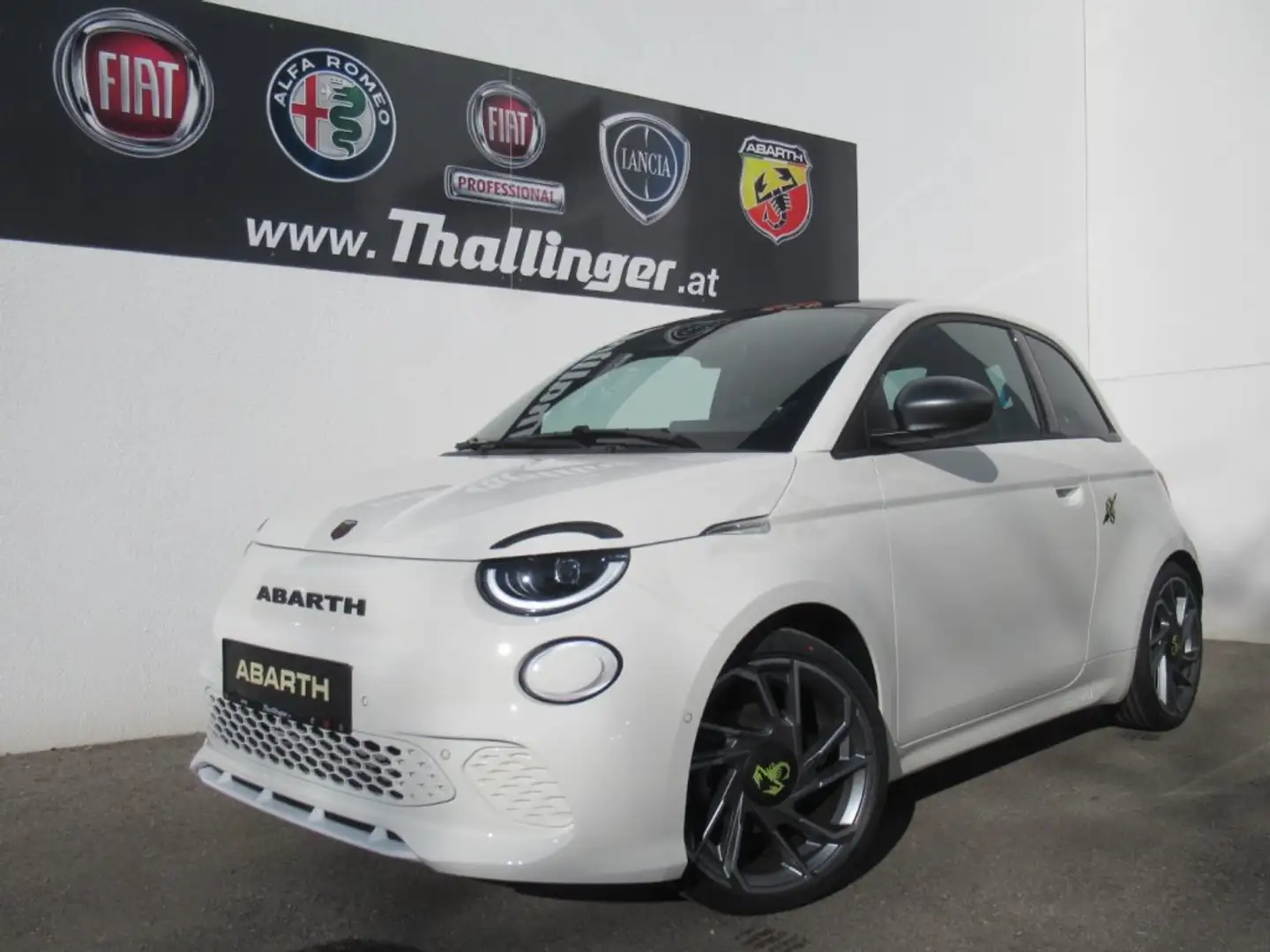 Abarth 500e HB TURISMO **AKTION** Weiß - 2