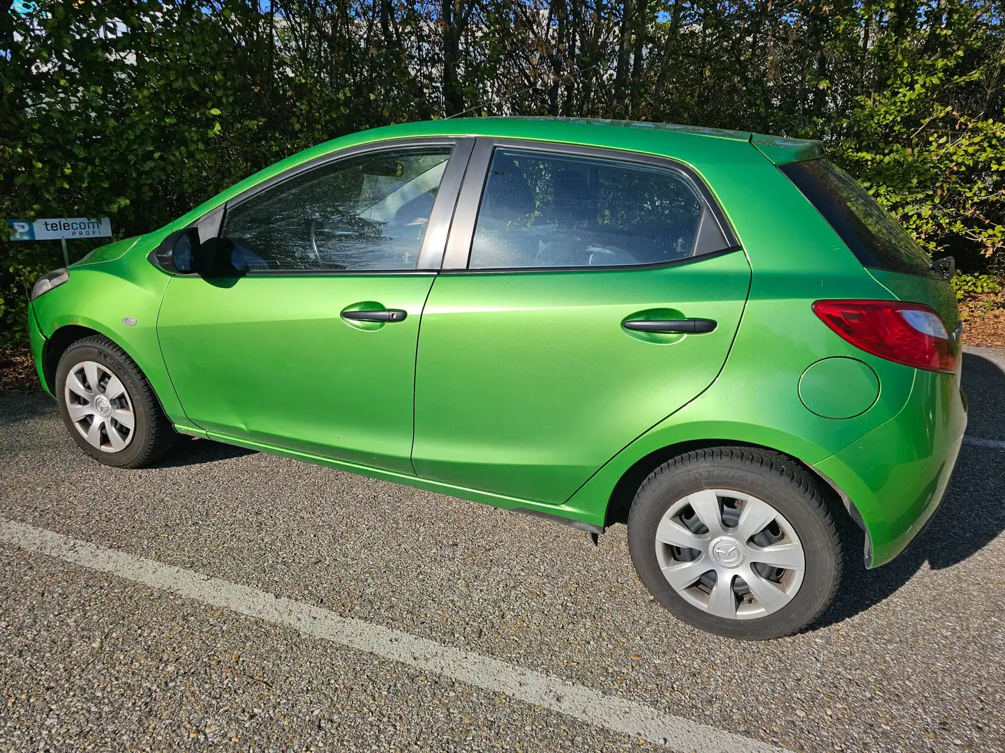 Mazda 2 Mazda 2 1,3i CE Pro CE Pro Grün - 1