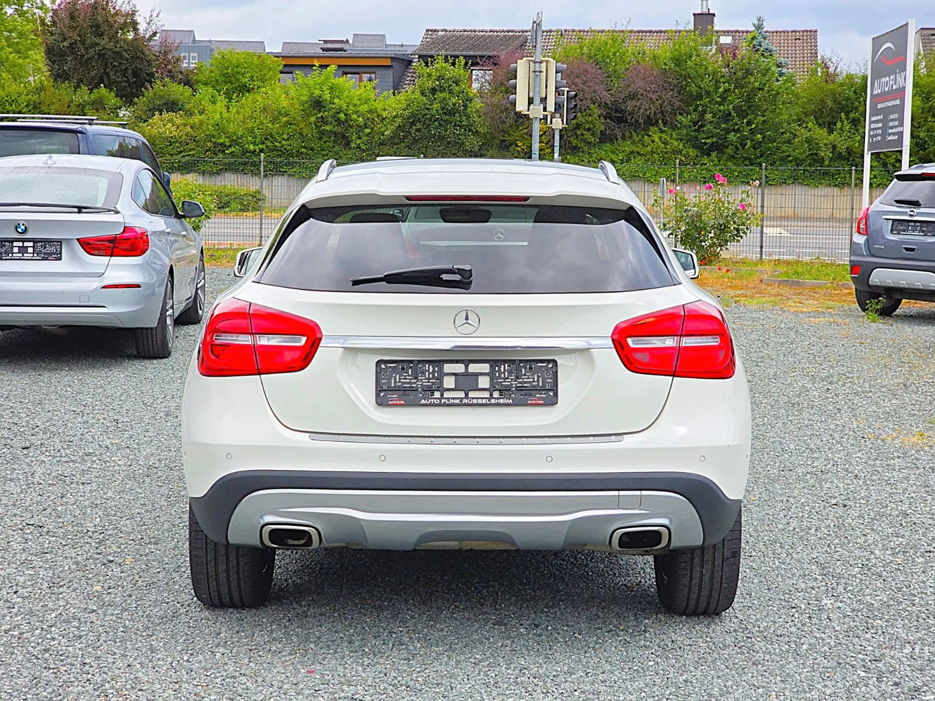 Mercedes-Benz GLA 200 (2.HAND/XENON/R.KAM/AHK/NAVI/PANO/SHZ) — photo 6