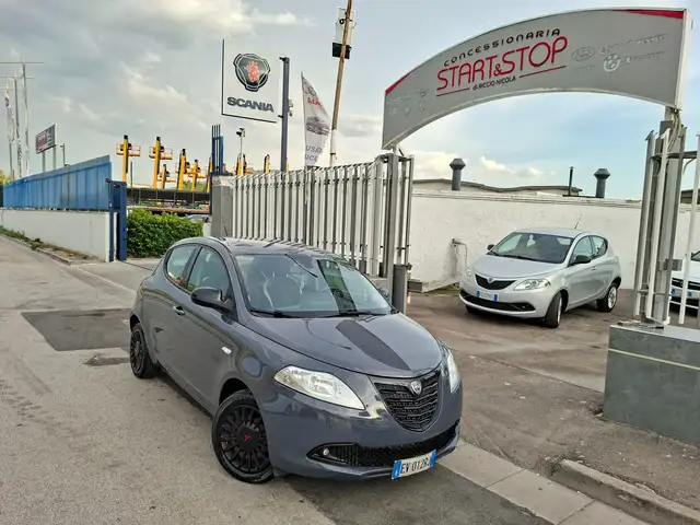 Lancia Ypsilon