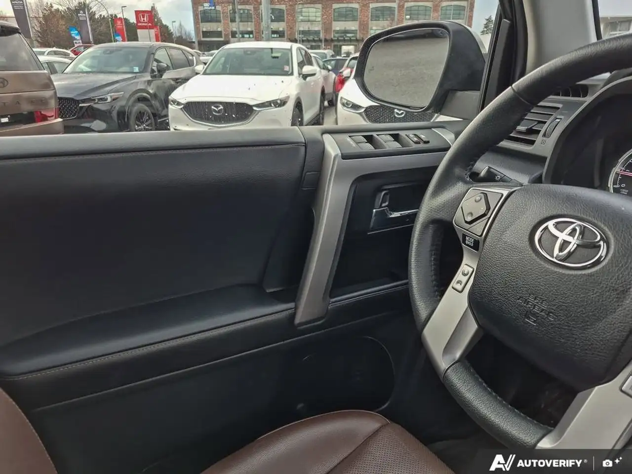 Toyota 4-Runner снимка Toyota 4-Runner