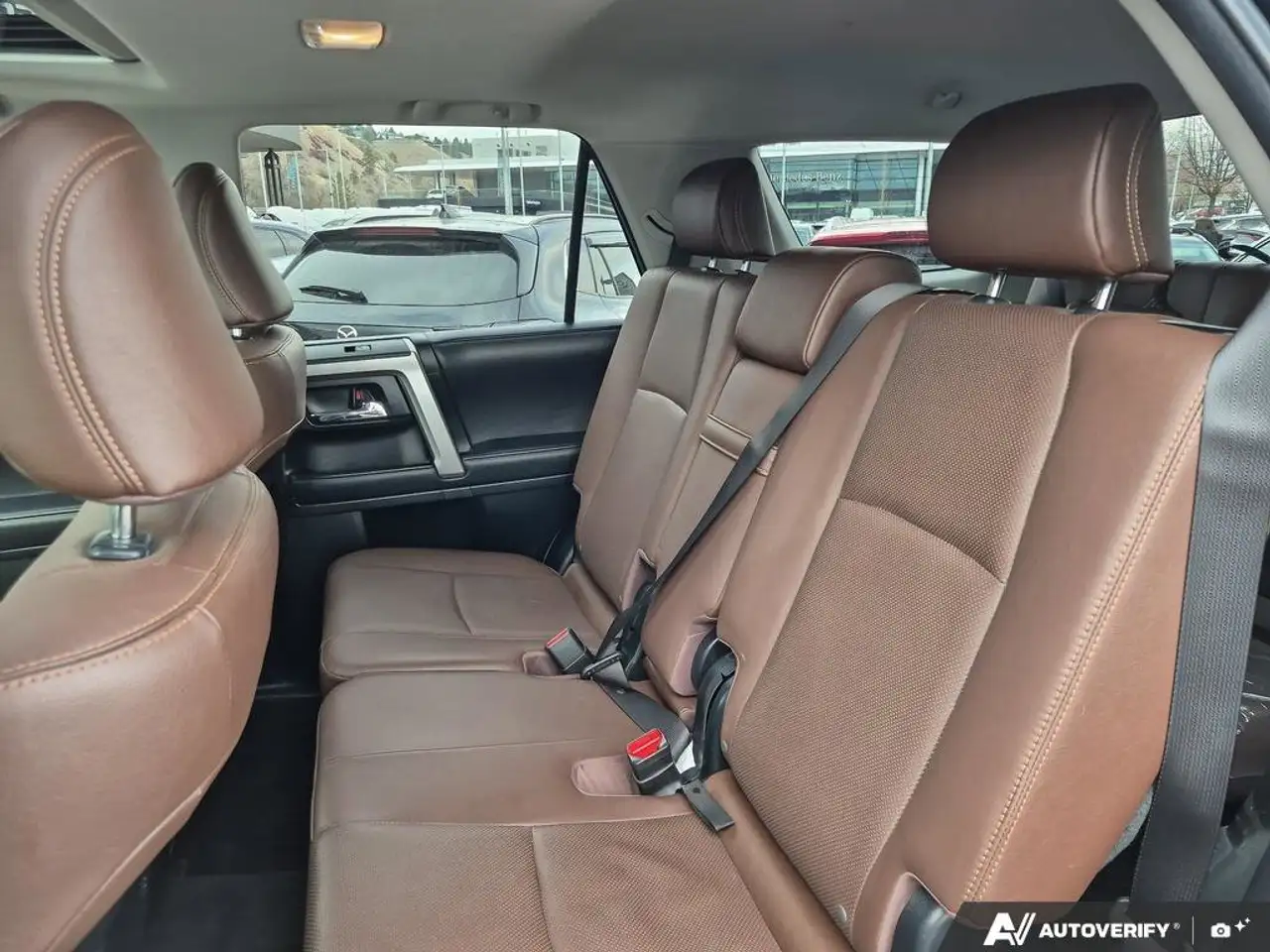 Toyota 4-Runner снимка Toyota 4-Runner