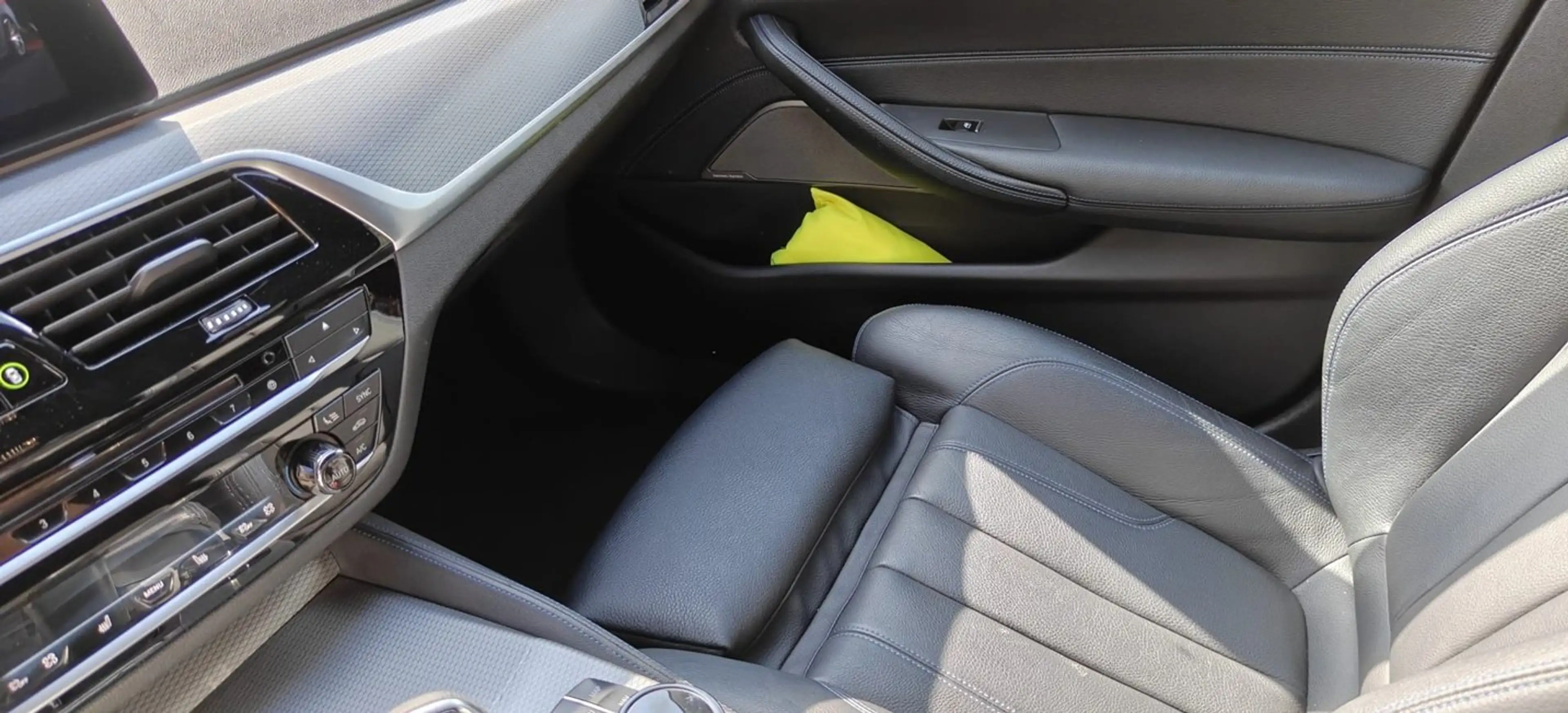 BMW M550 M550 d xDrive — photo 12
