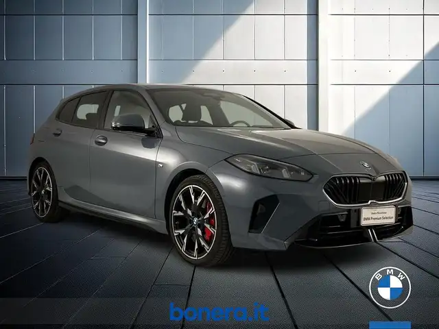 BMW 1 Series view 4