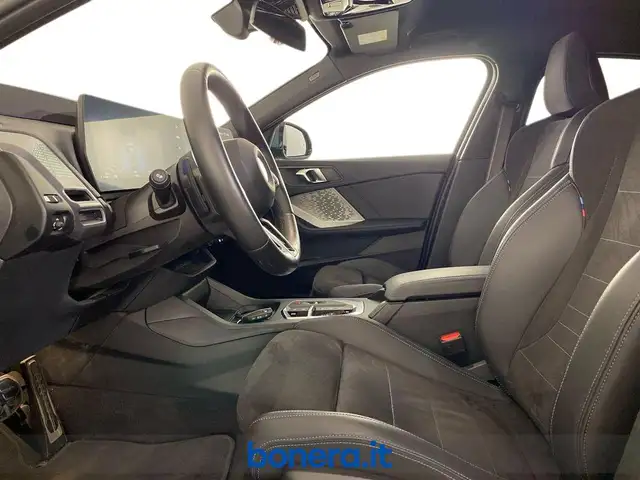 BMW 1 Series view 14