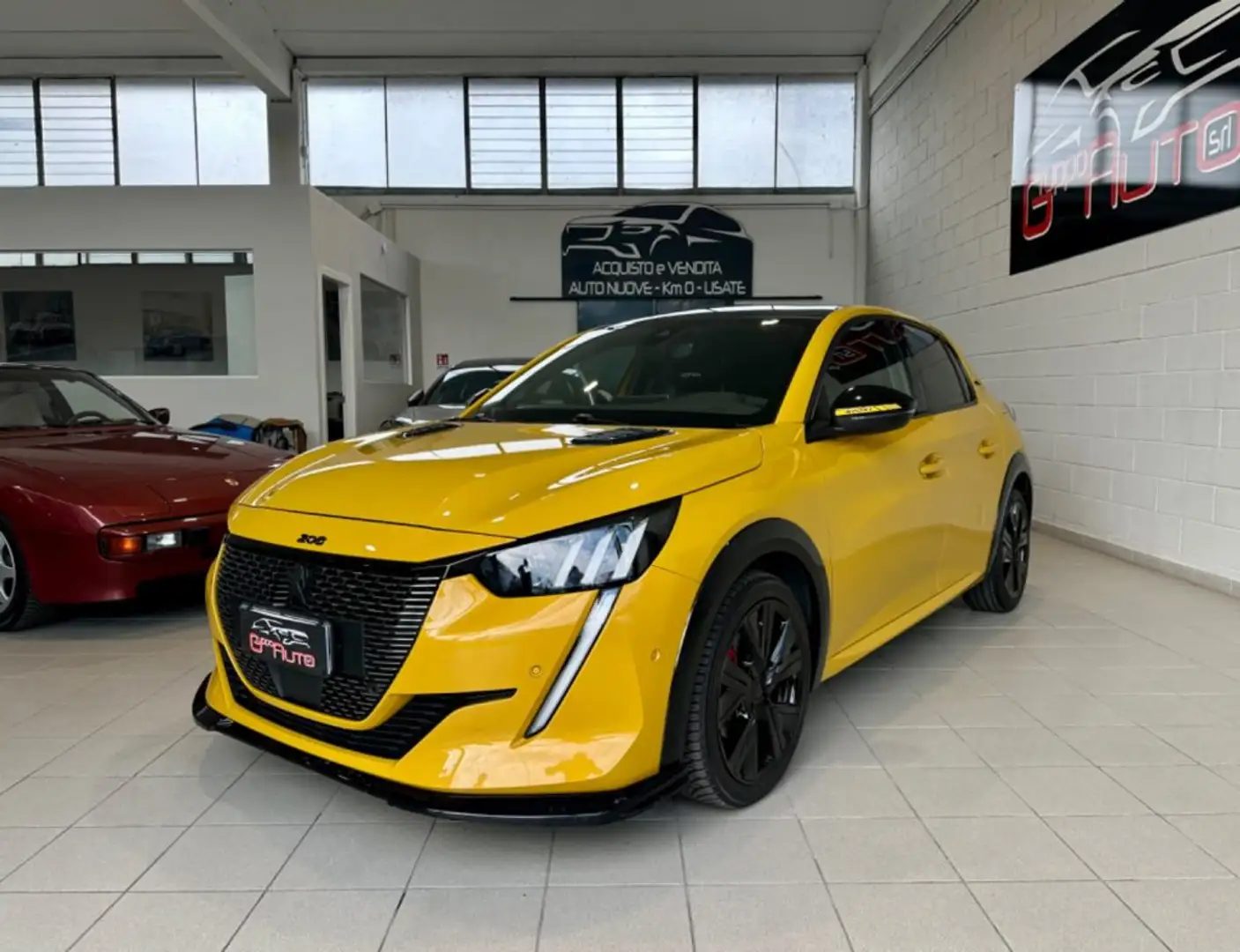 Peugeot 208 PureTech 100 S&S 5p. GT Line *NEOPAT*TETTO PANO* Gelb - 1