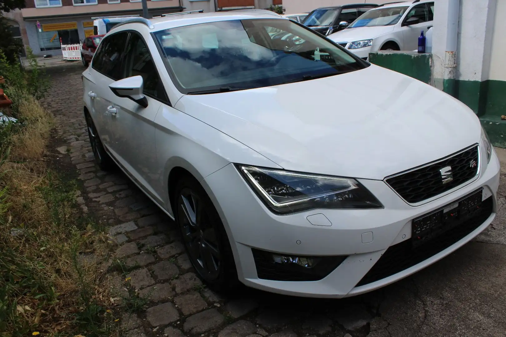 SEAT Leon ST FR 1.4 TSI ACT LED Faszination+Infotain Weiß - 2