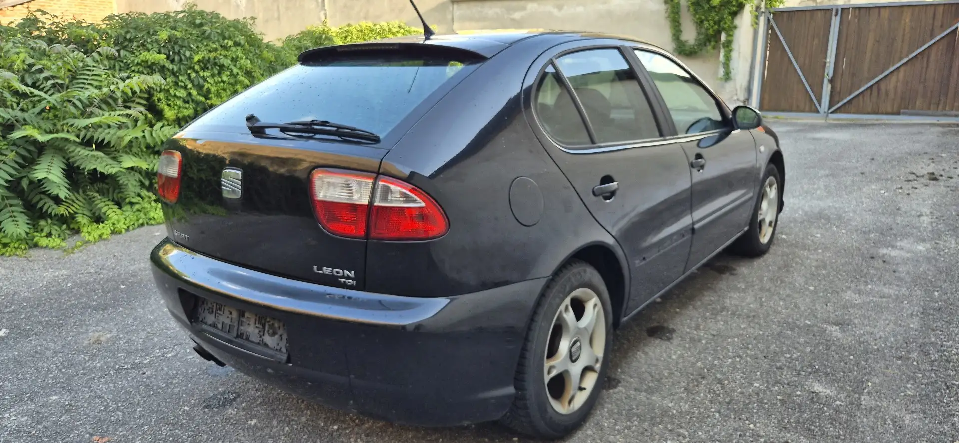 SEAT Leon 1,9 Sport TDI Top Sport Verbau - 2