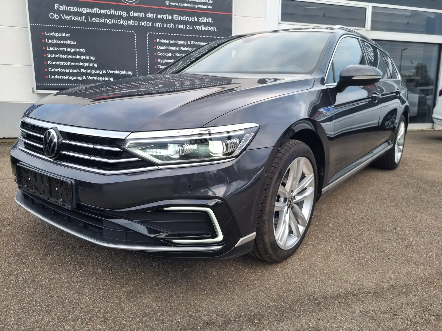 Volkswagen Passat Variant GTE Digital Matrix StandHz Leder IQ.Drive elekHeck Grau - 1
