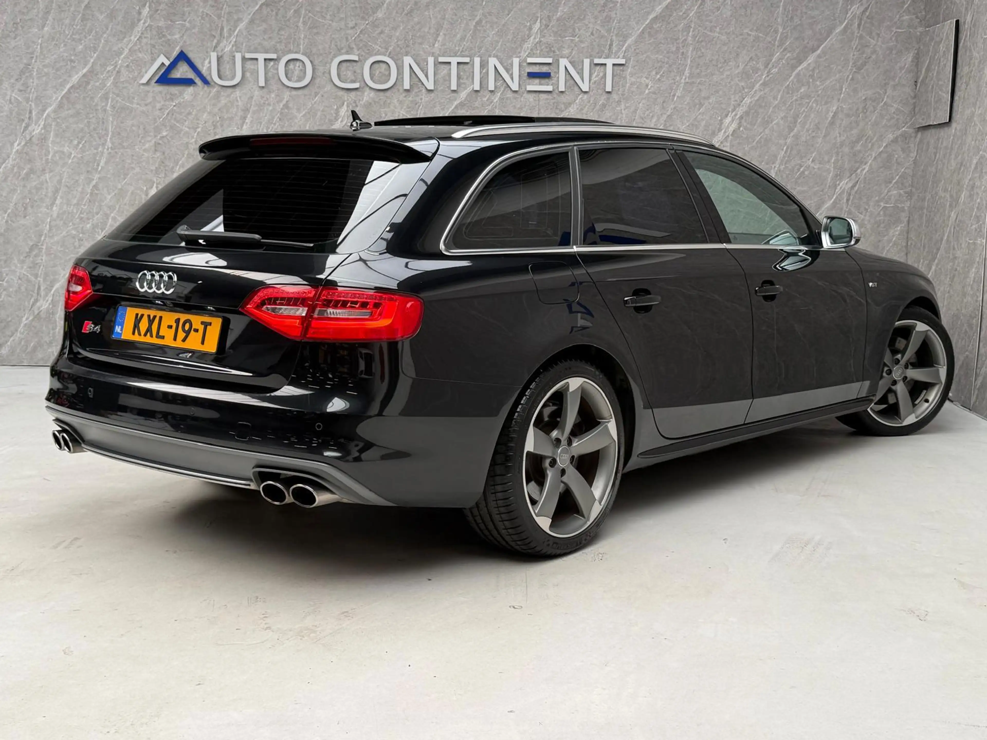 Audi S4 Avant 3.0 TFSI S4 quattro 333 PK / Panorama / B&O — photo 2