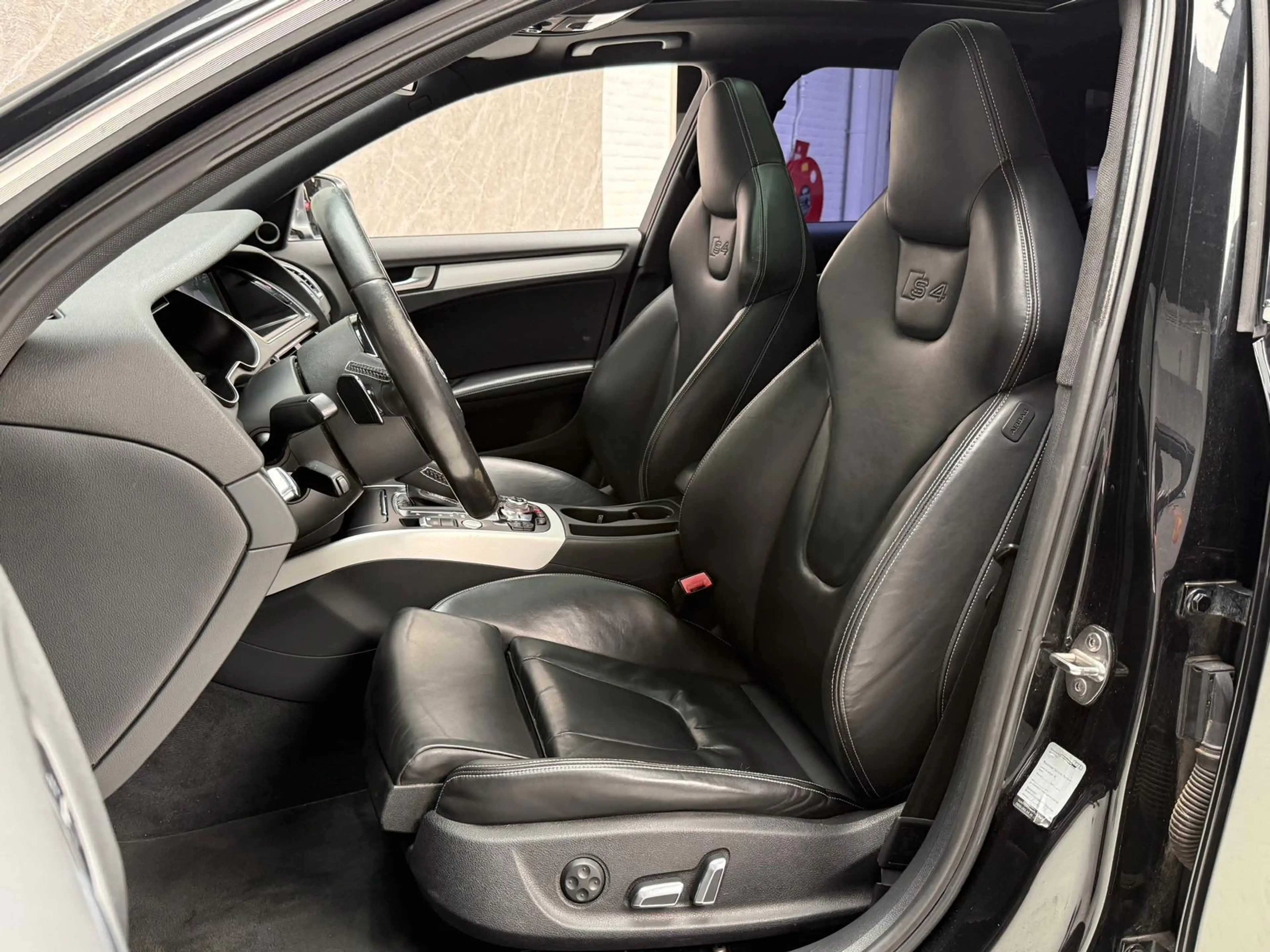 Audi S4 Avant 3.0 TFSI S4 quattro 333 PK / Panorama / B&O — photo 15