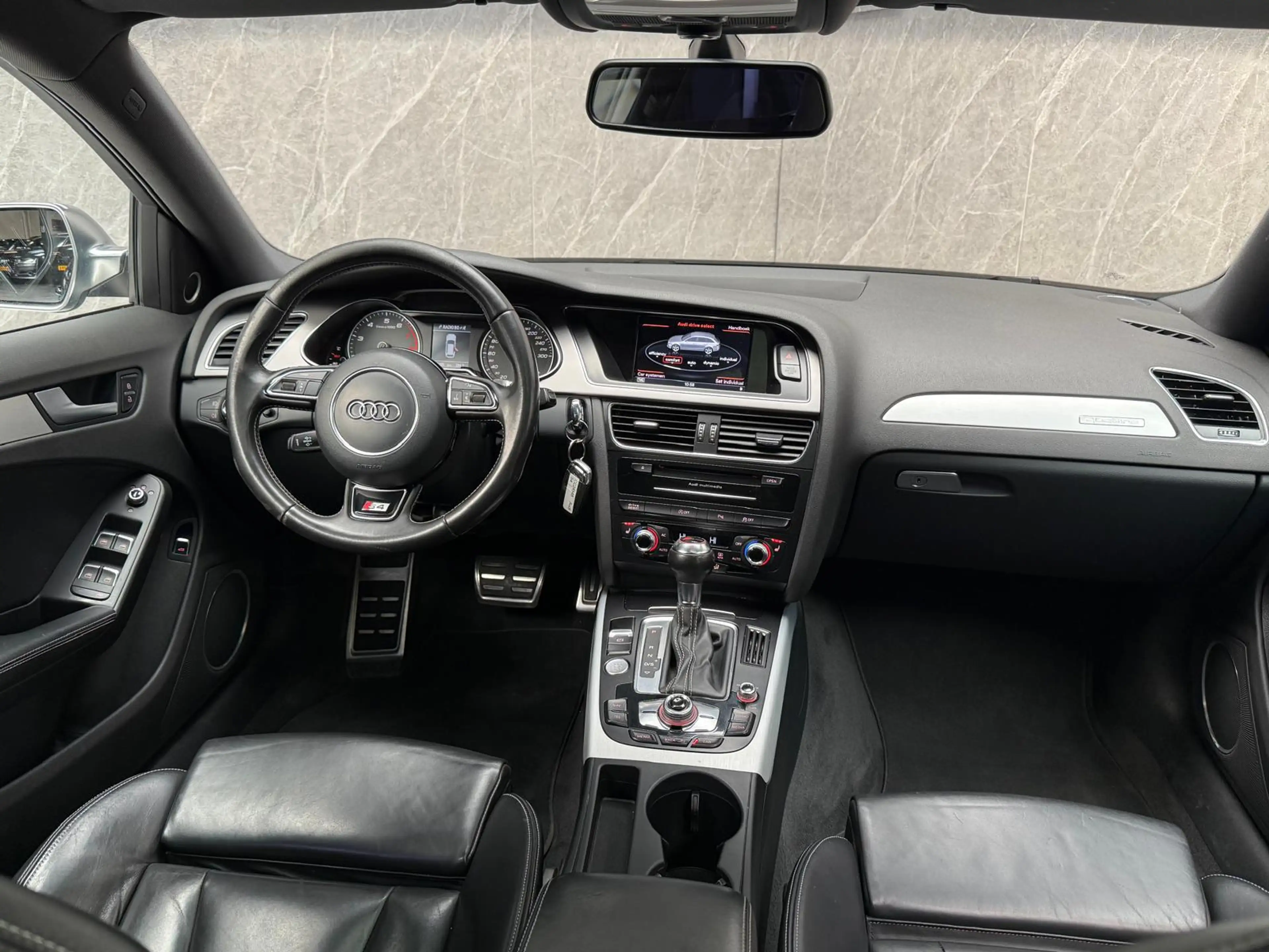 Audi S4 Avant 3.0 TFSI S4 quattro 333 PK / Panorama / B&O — photo 14