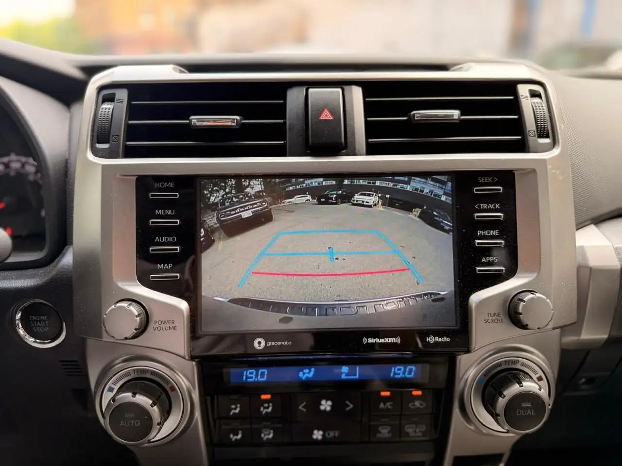 Toyota 4-Runner снимка Toyota 4-Runner